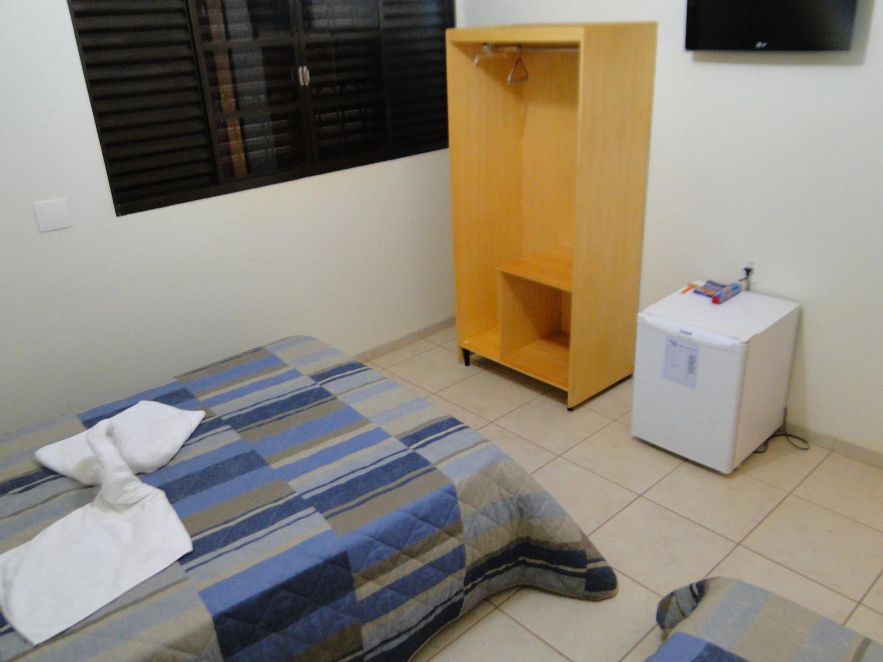 Economy Triple Room photo 1