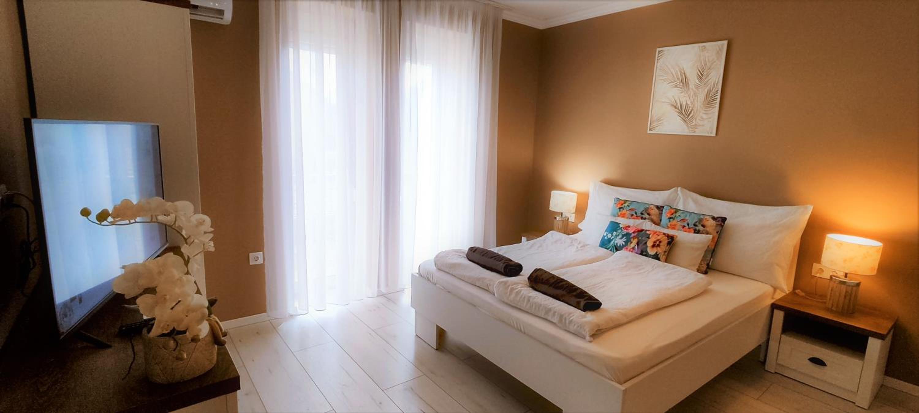 One-Bedroom Apartment - Photo 13
