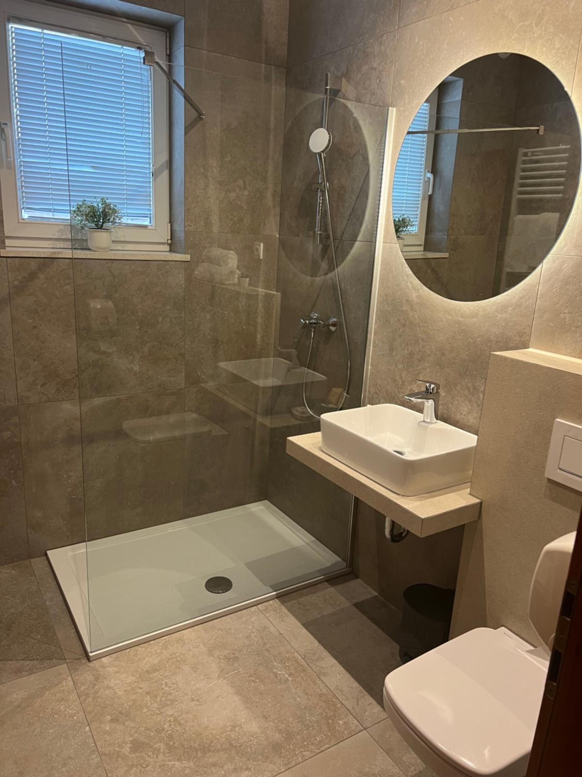 Triple Room - Photo 11