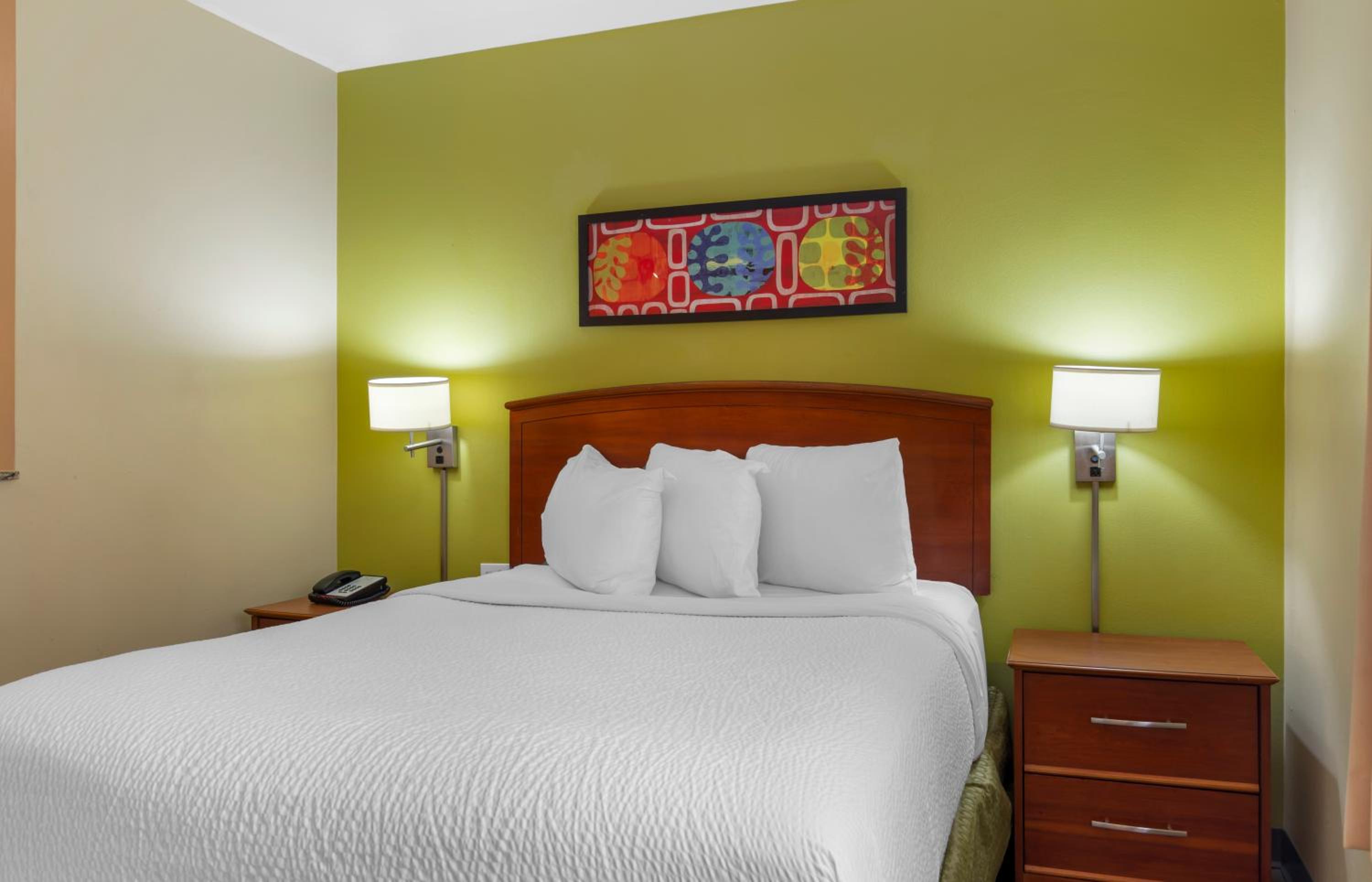 2 Bedroom Suite 2 Queen Beds Non-Smoking - Photo 10