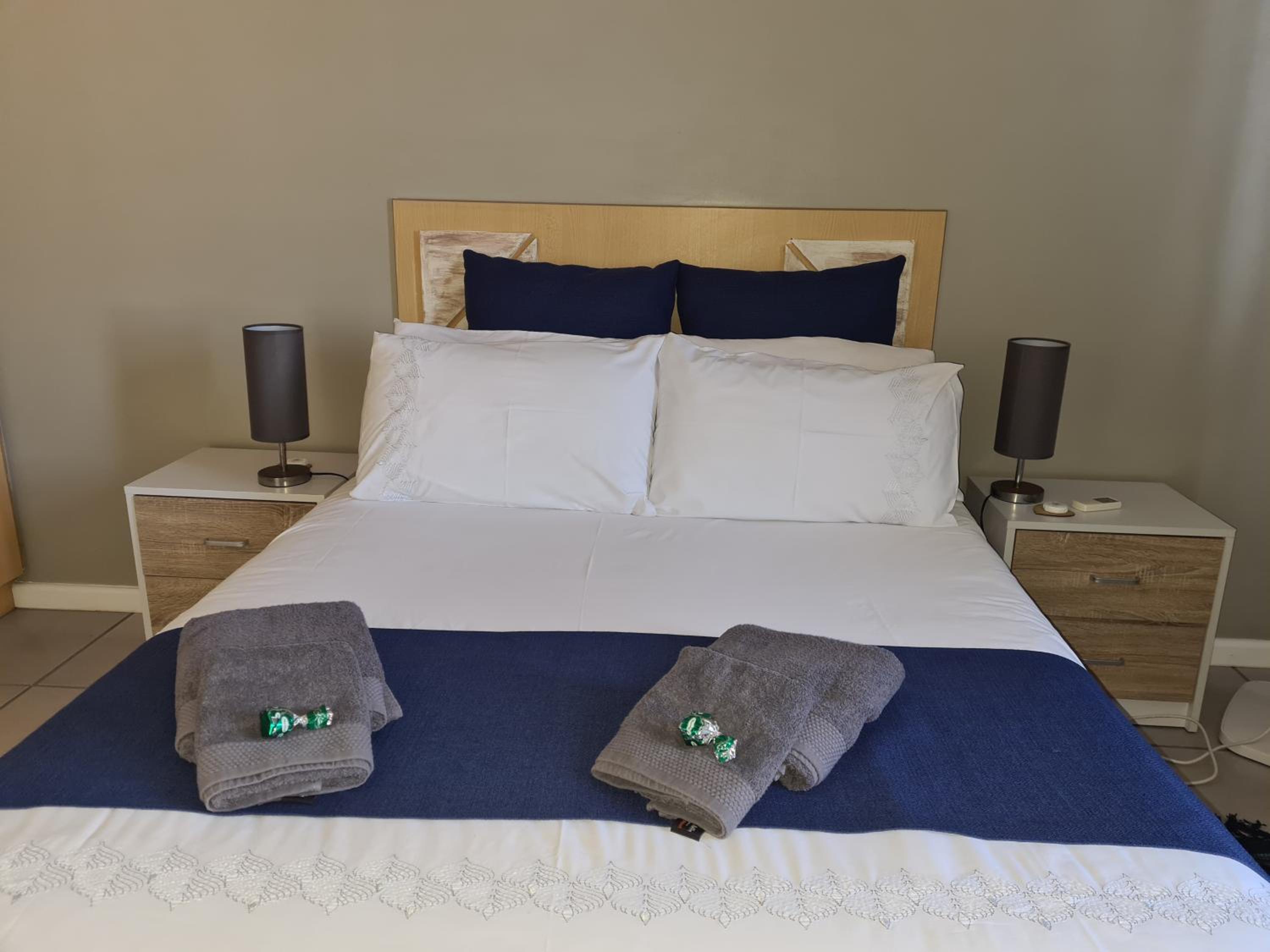 Two-Bedroom Apartment - Photo 31