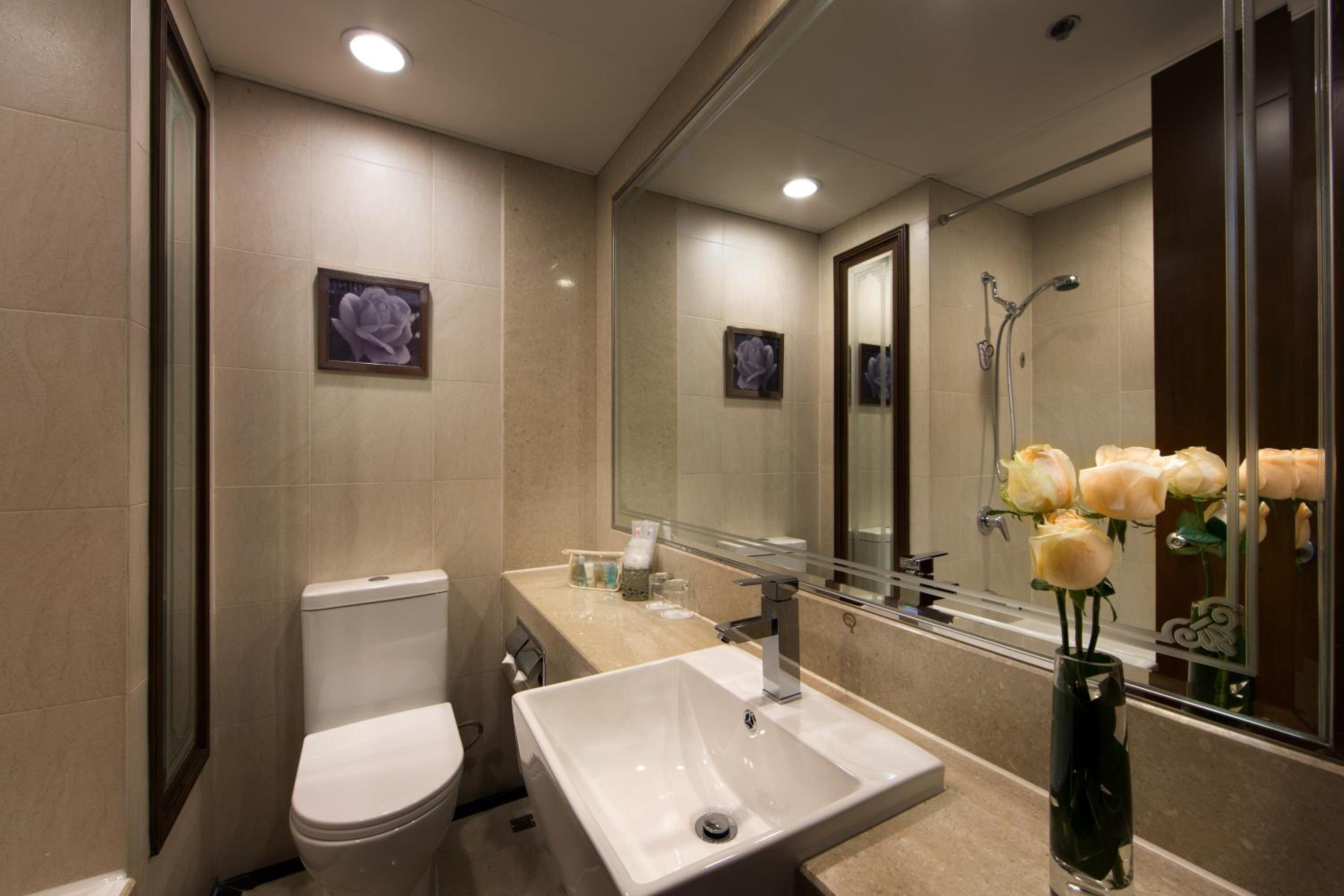 Deluxe Suite (7 – 23/F) photo 2