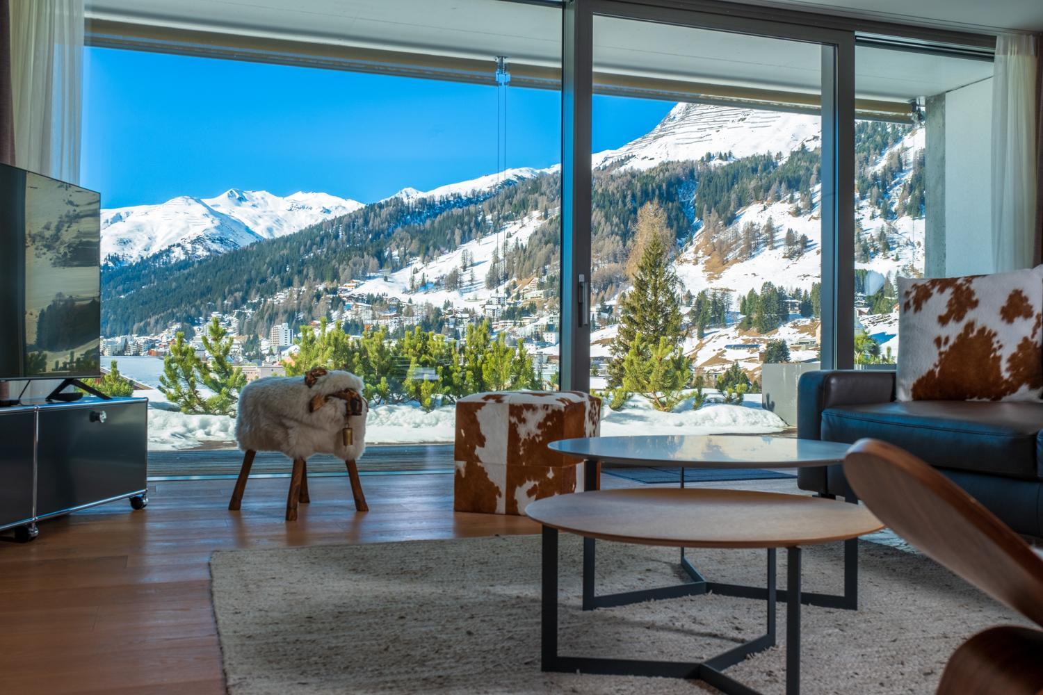 Apartment with Mountain View photo 2