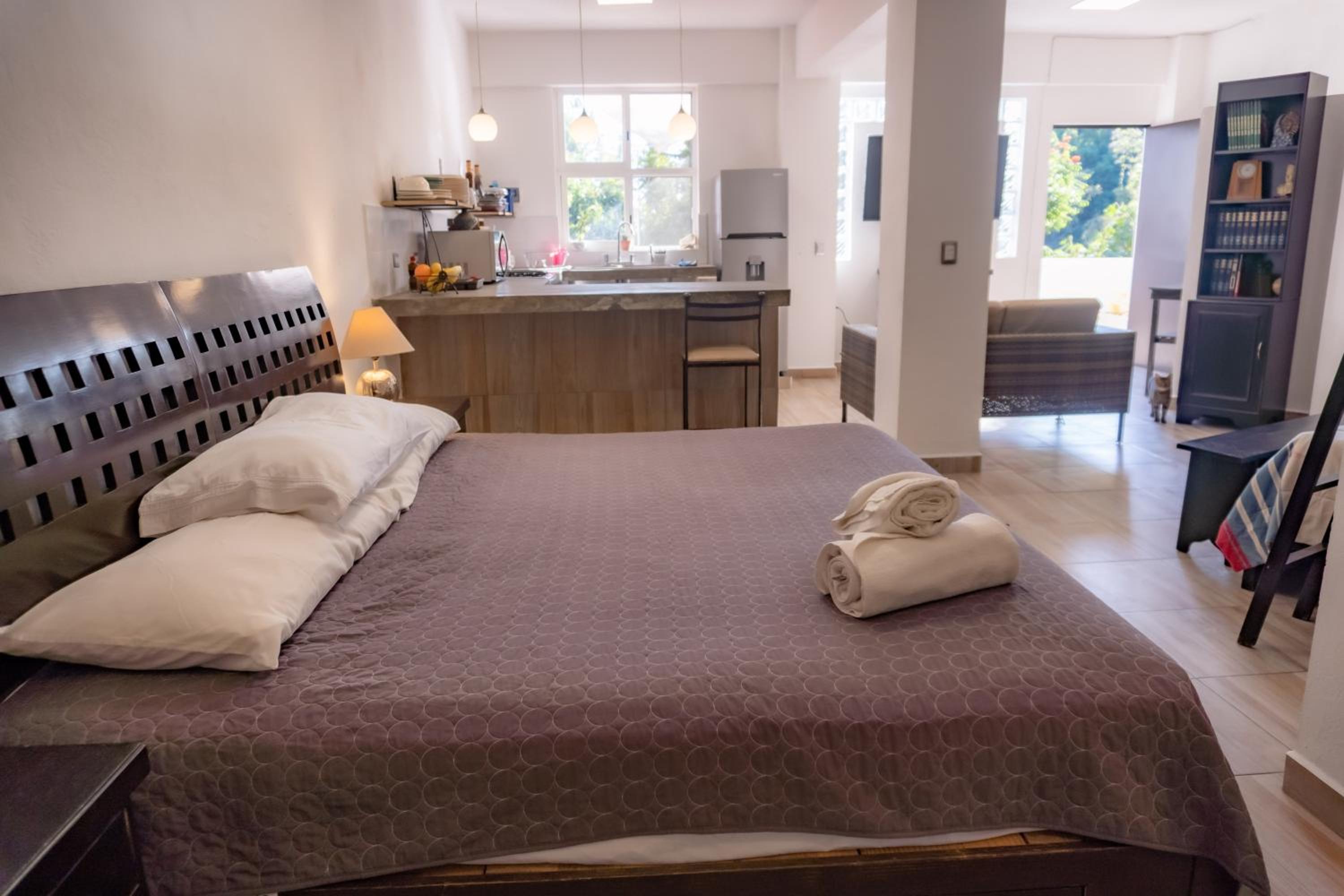 One-Bedroom House - Photo 18
