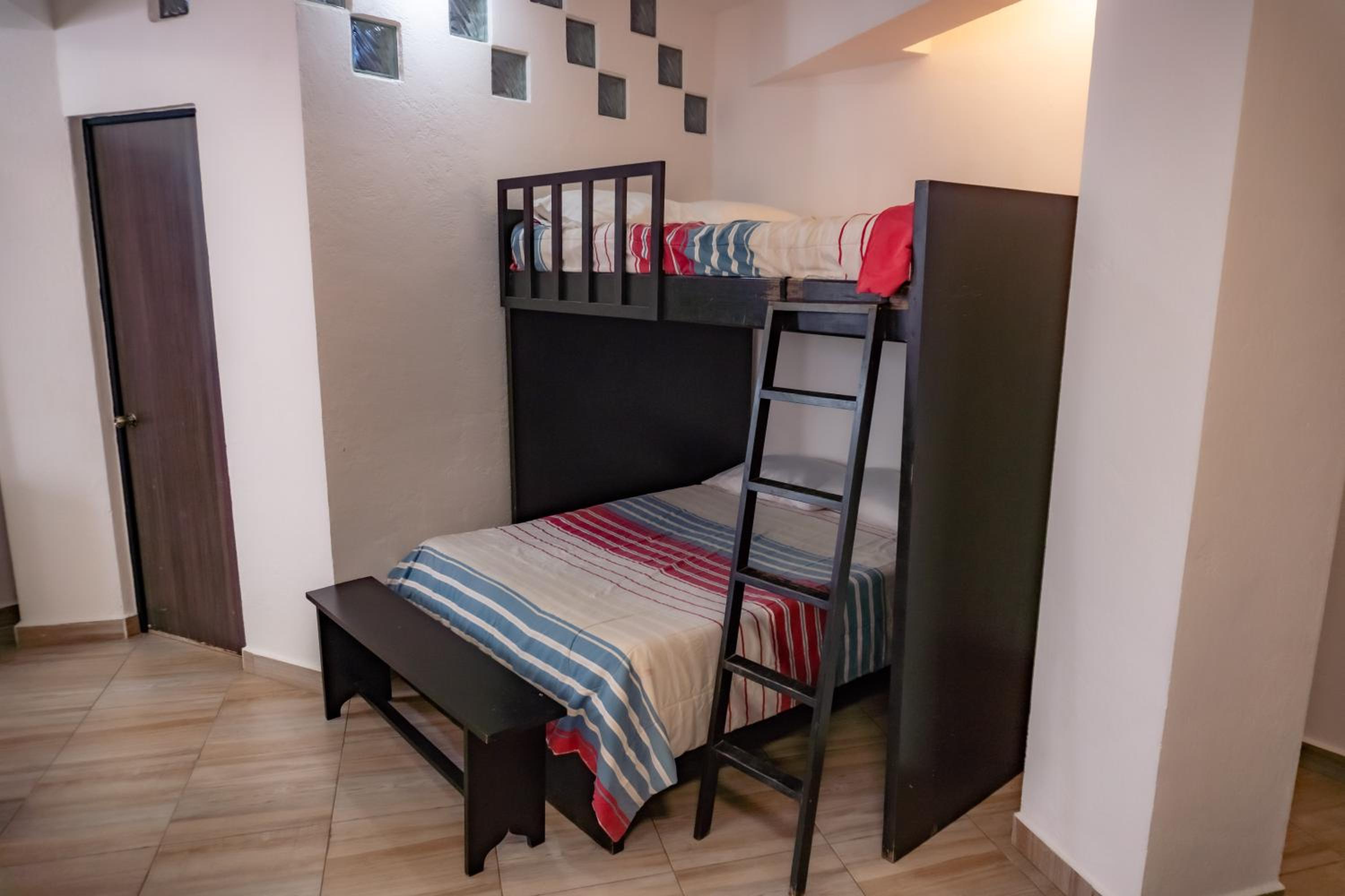 One-Bedroom House - Photo 17