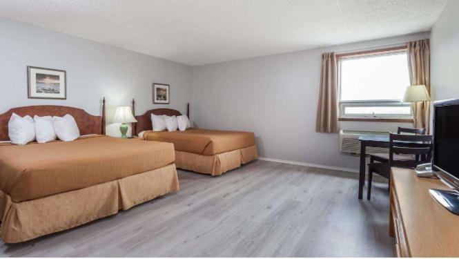 Queen Room photo 1