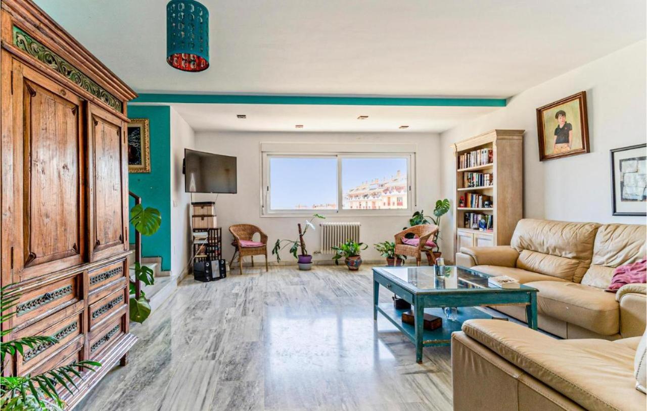 Apartment photo 2