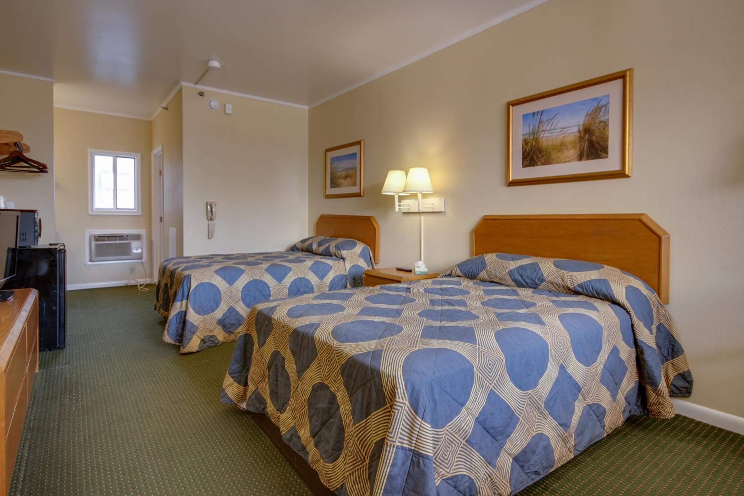 2 Double Bed Poolside - Photo 3