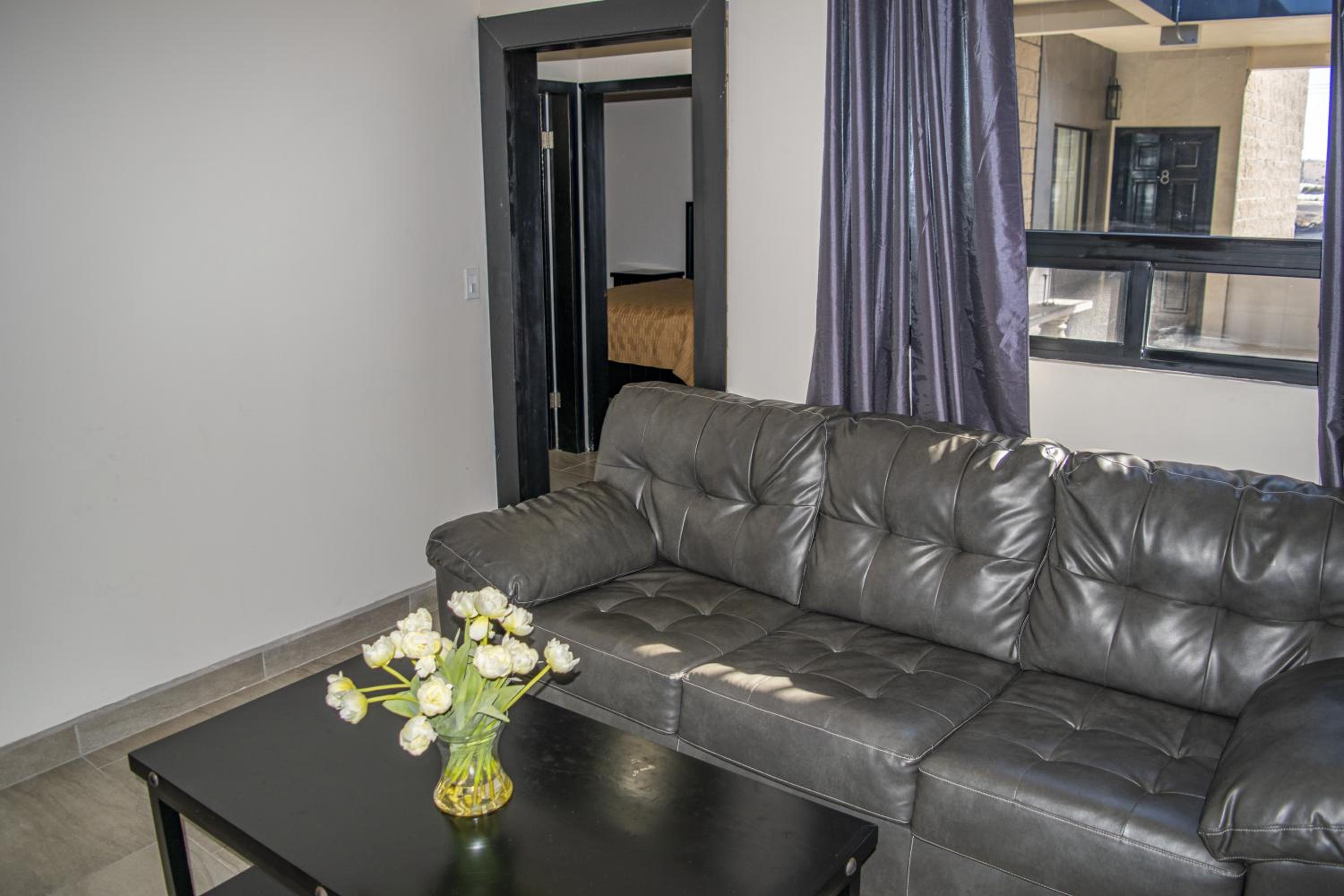 Budget Double Room - Photo 8