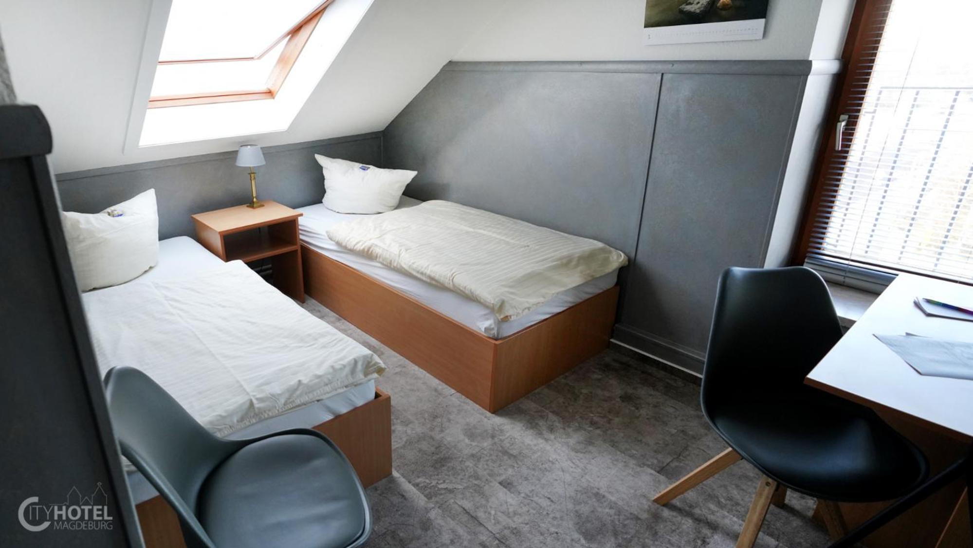 Standard Twin Room - Photo 1