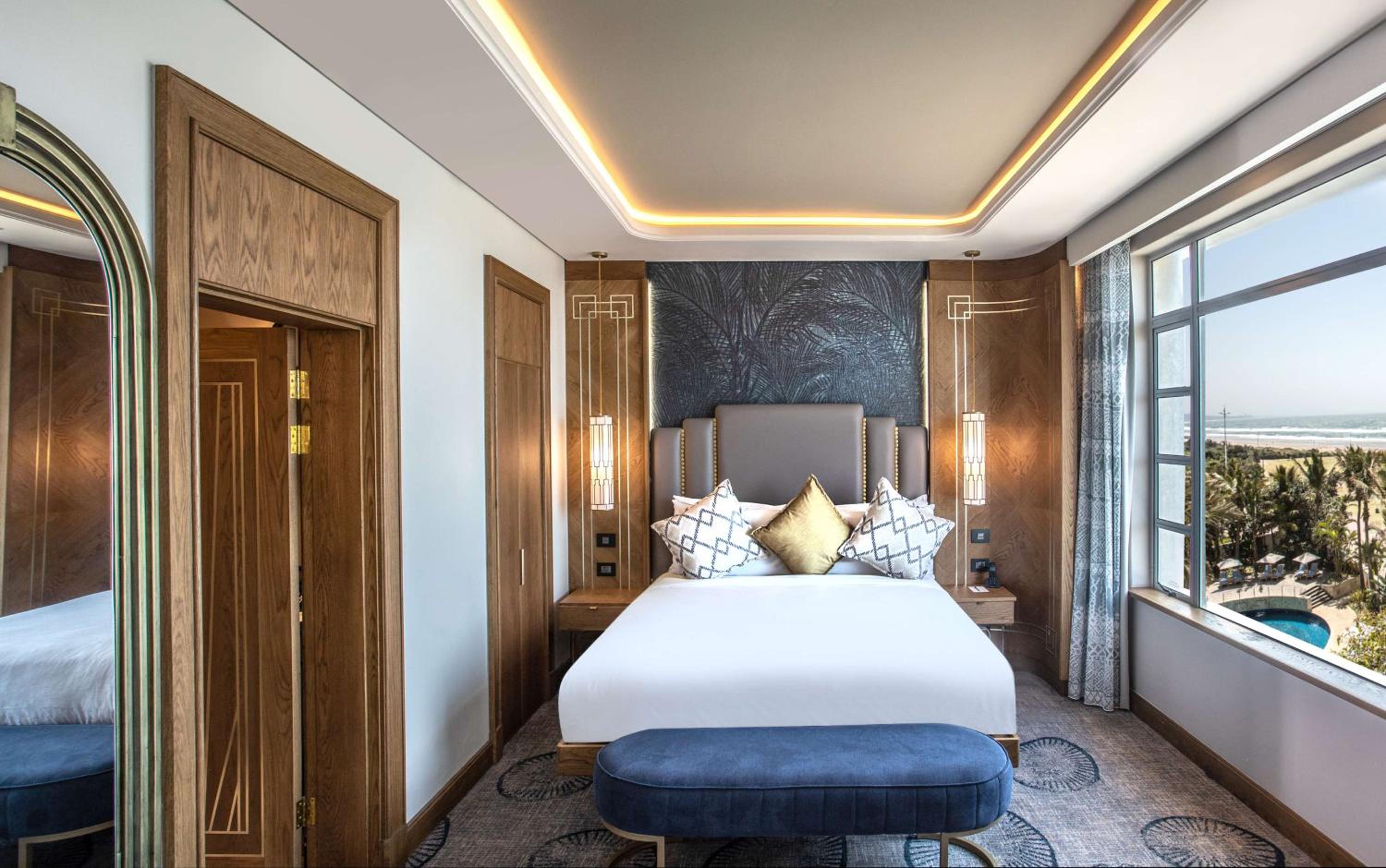 Junior Suite with Sleeper Couch Smoking