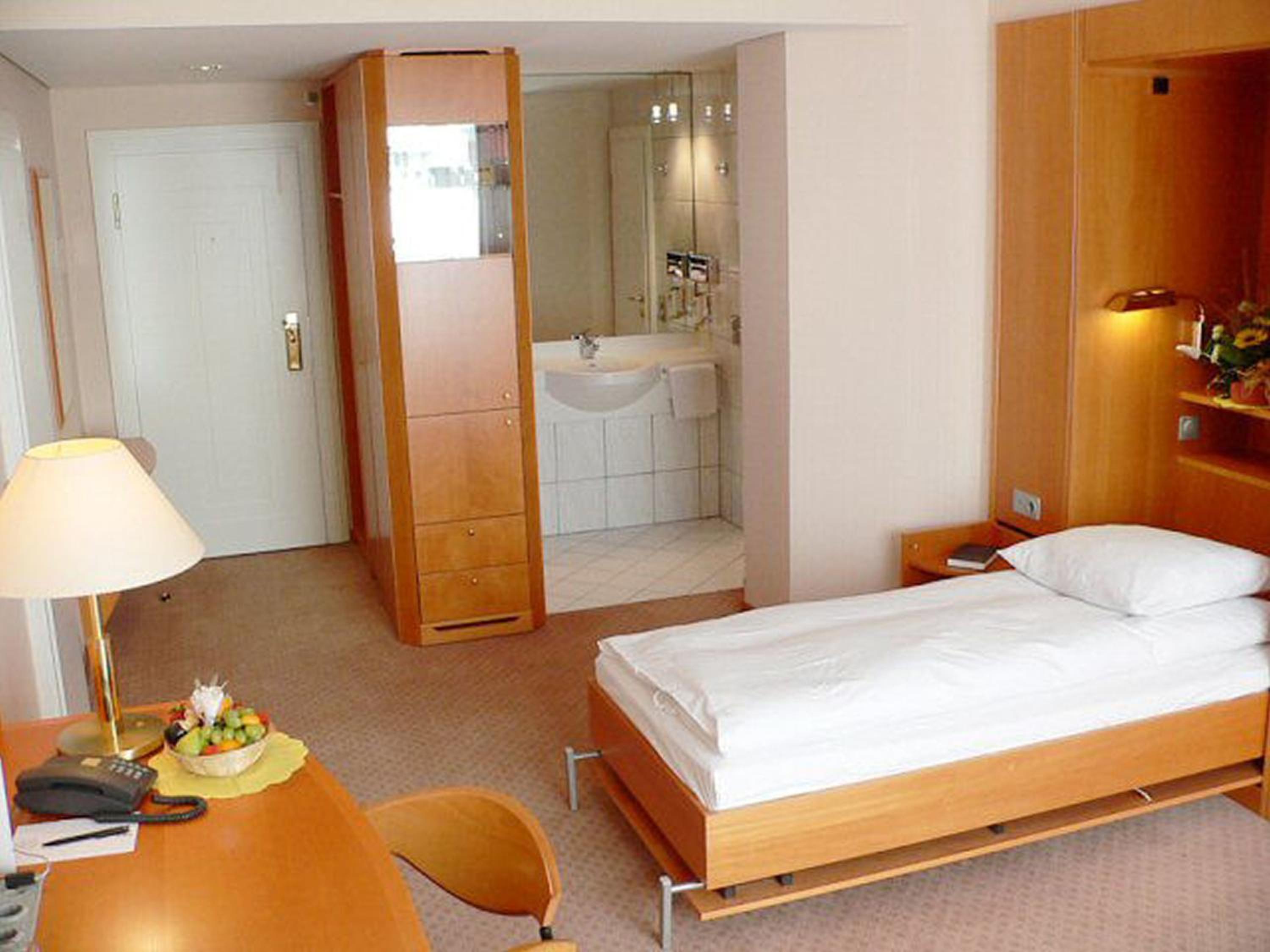 Single Room with small bed photo 3