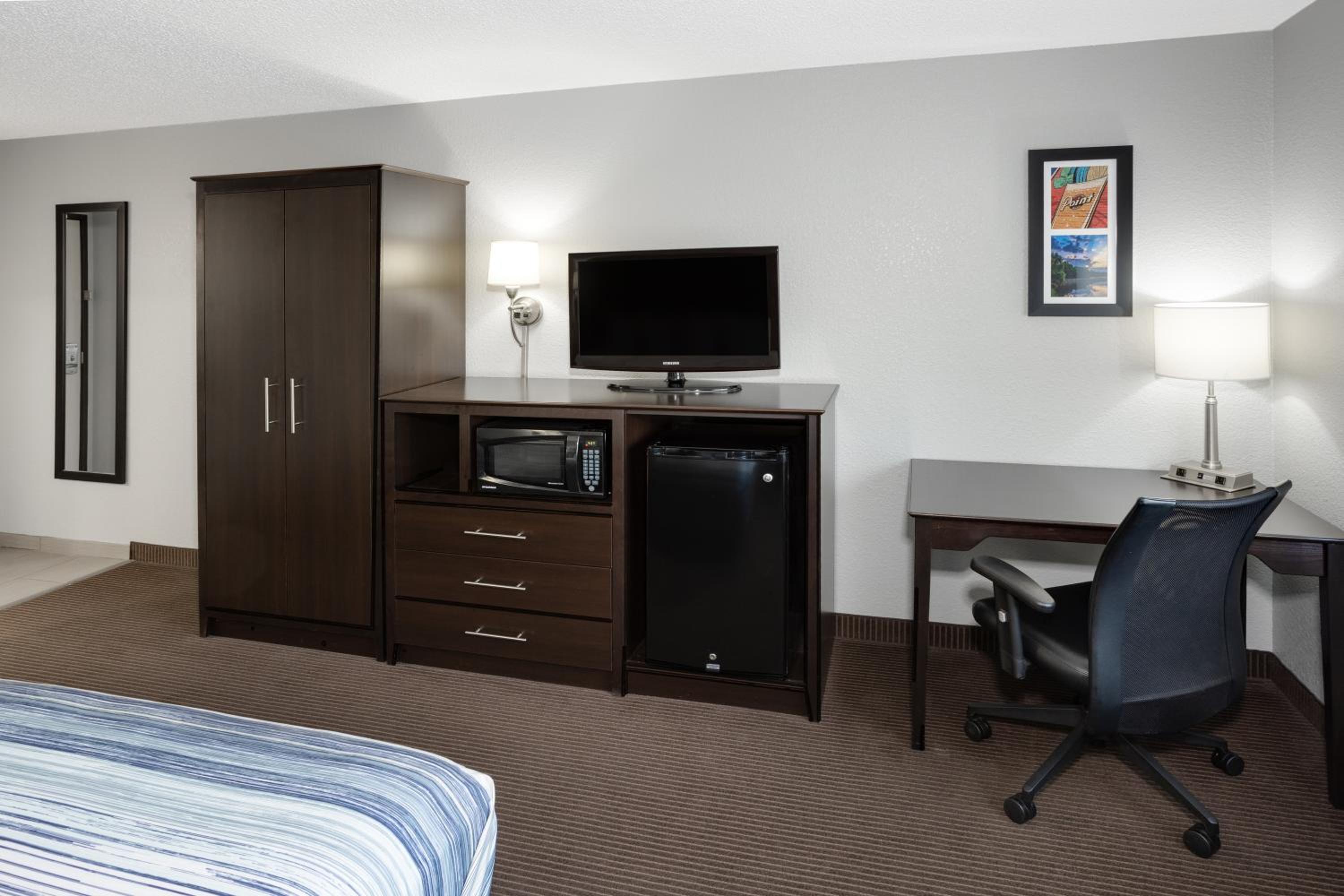 King Room - Non-Smoking photo 2