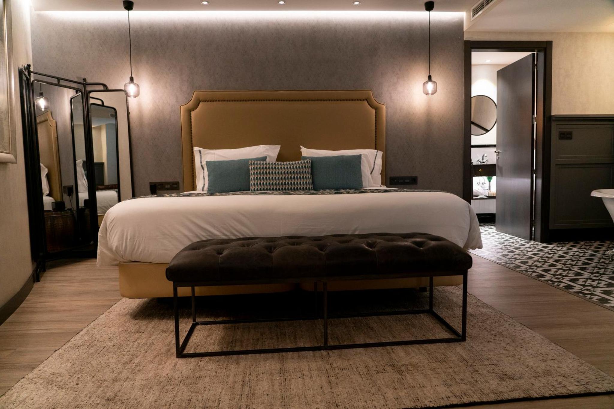 One-Bedroom King Suite