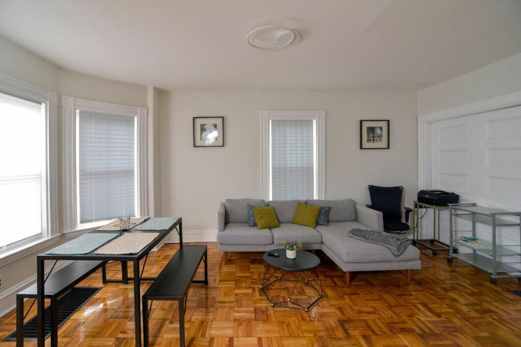Seven-Bedroom House photo 1
