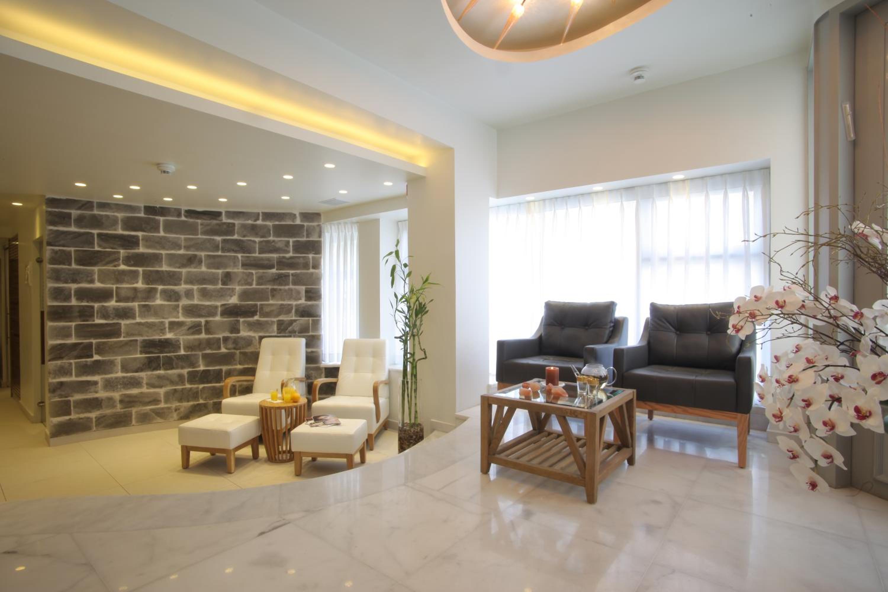 Double Room with Spa Access - Photo 7