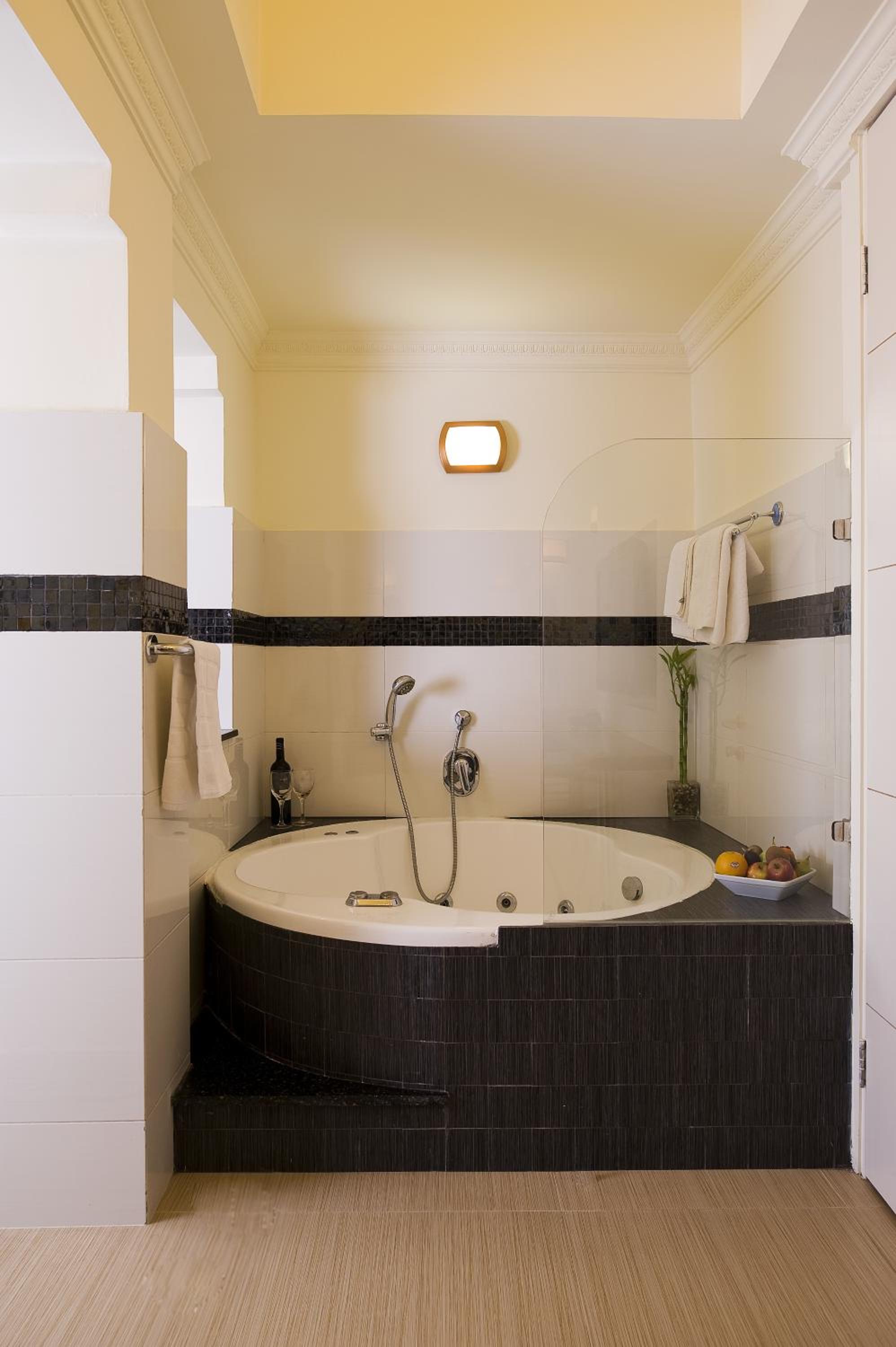 Deluxe Double or Twin Room - Photo 11