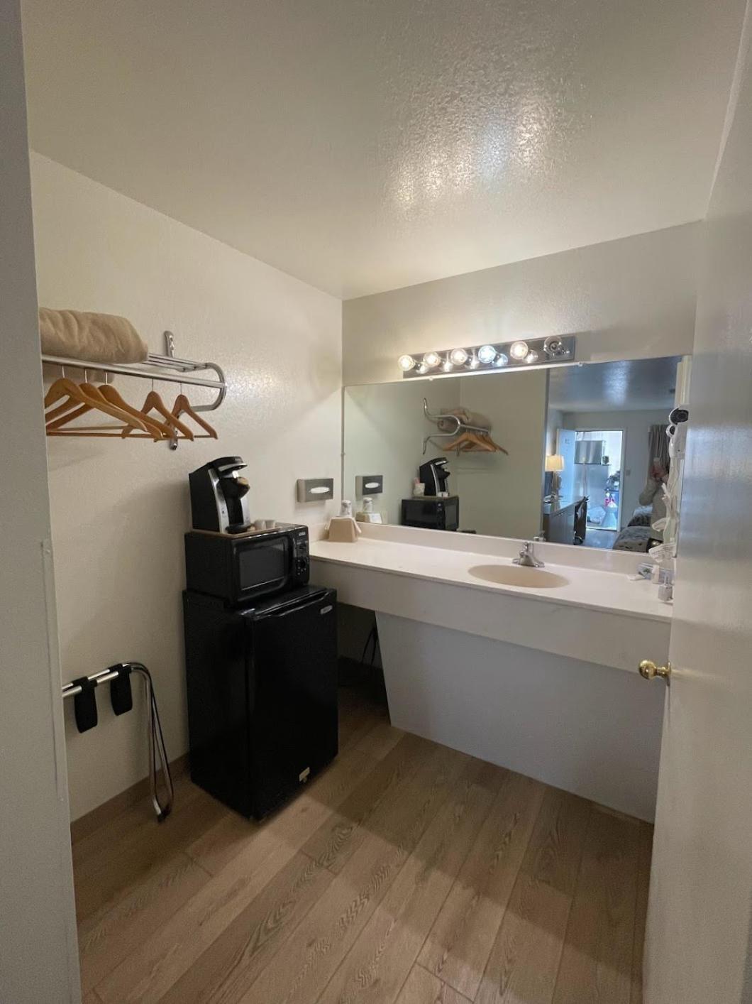 Standard Double Room - Photo 2