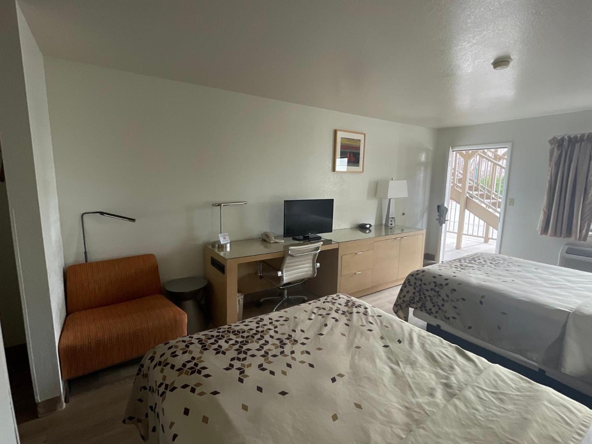Standard Double Room - Photo 5