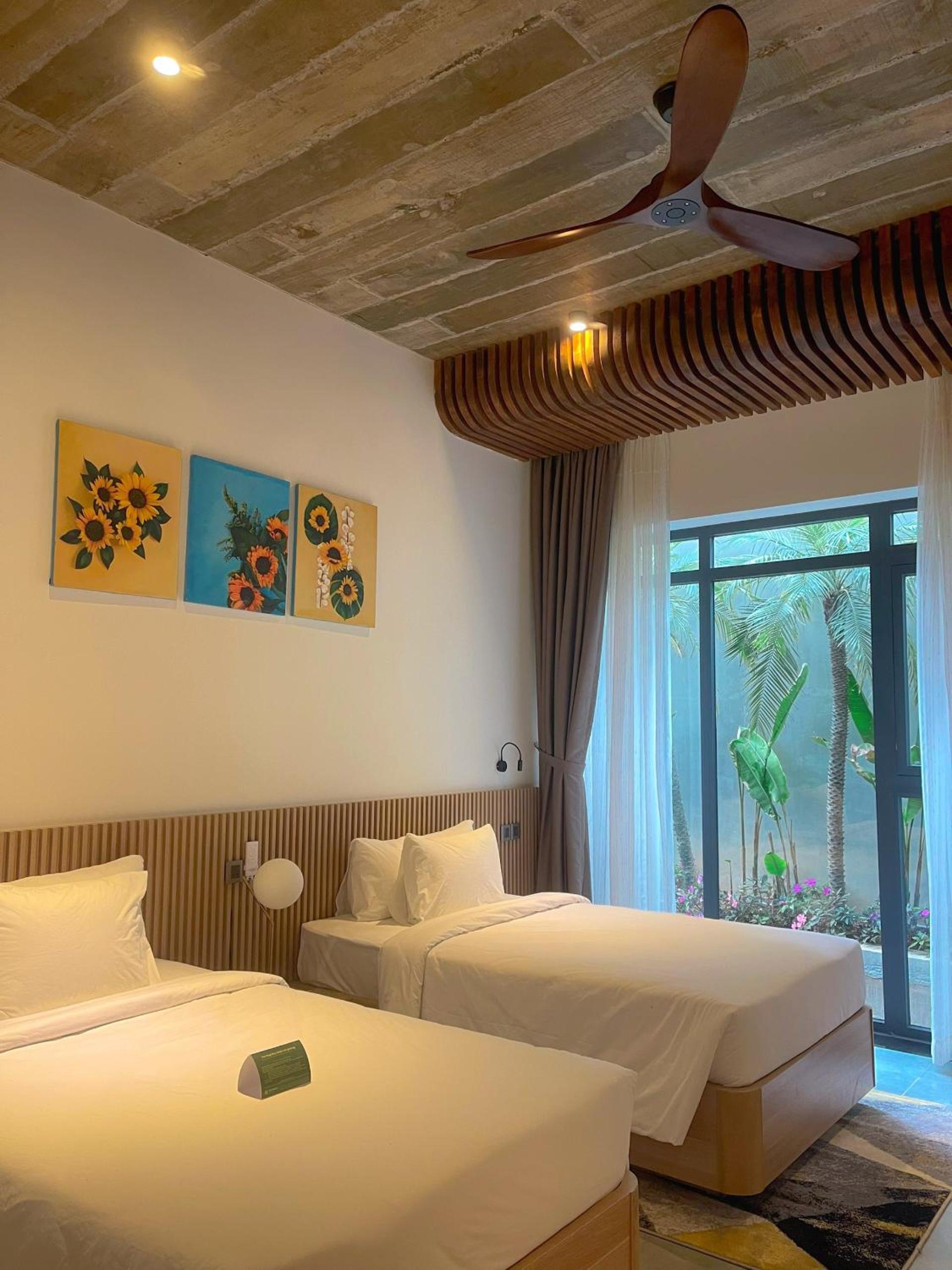 Twin Room with Pool View