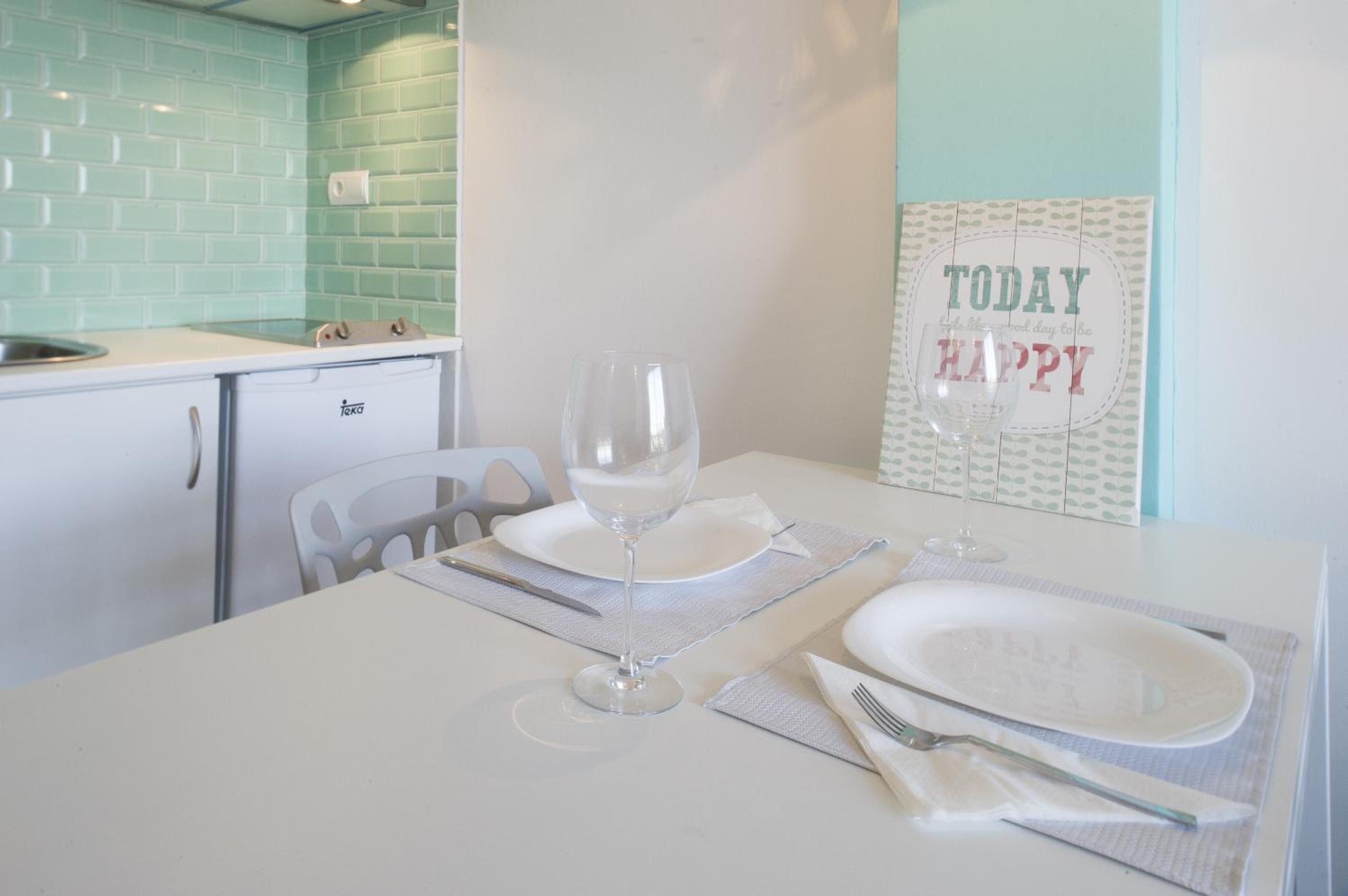 Studio with Sea View (1 Adult)