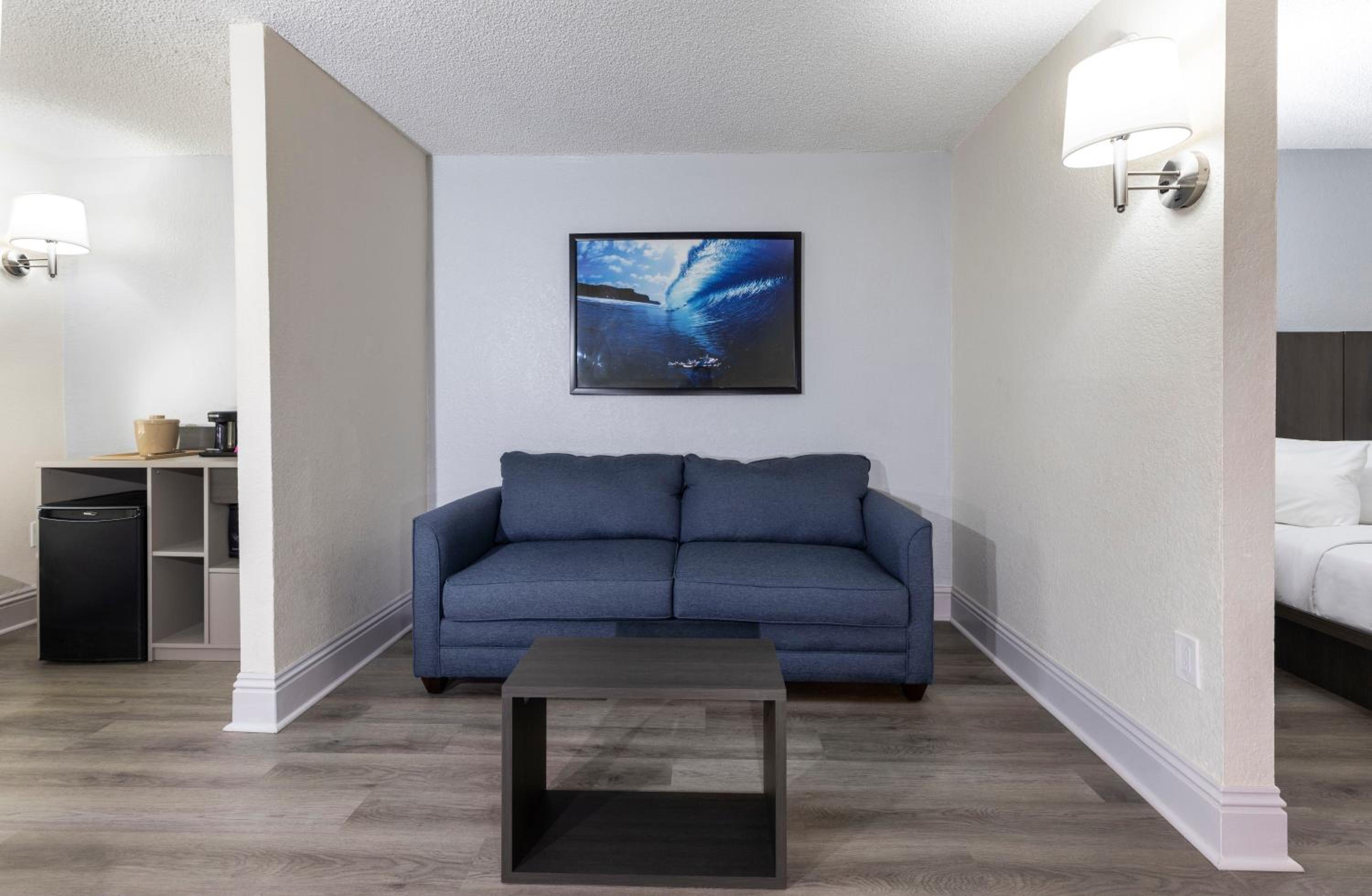 Premium King Suite - Photo 2