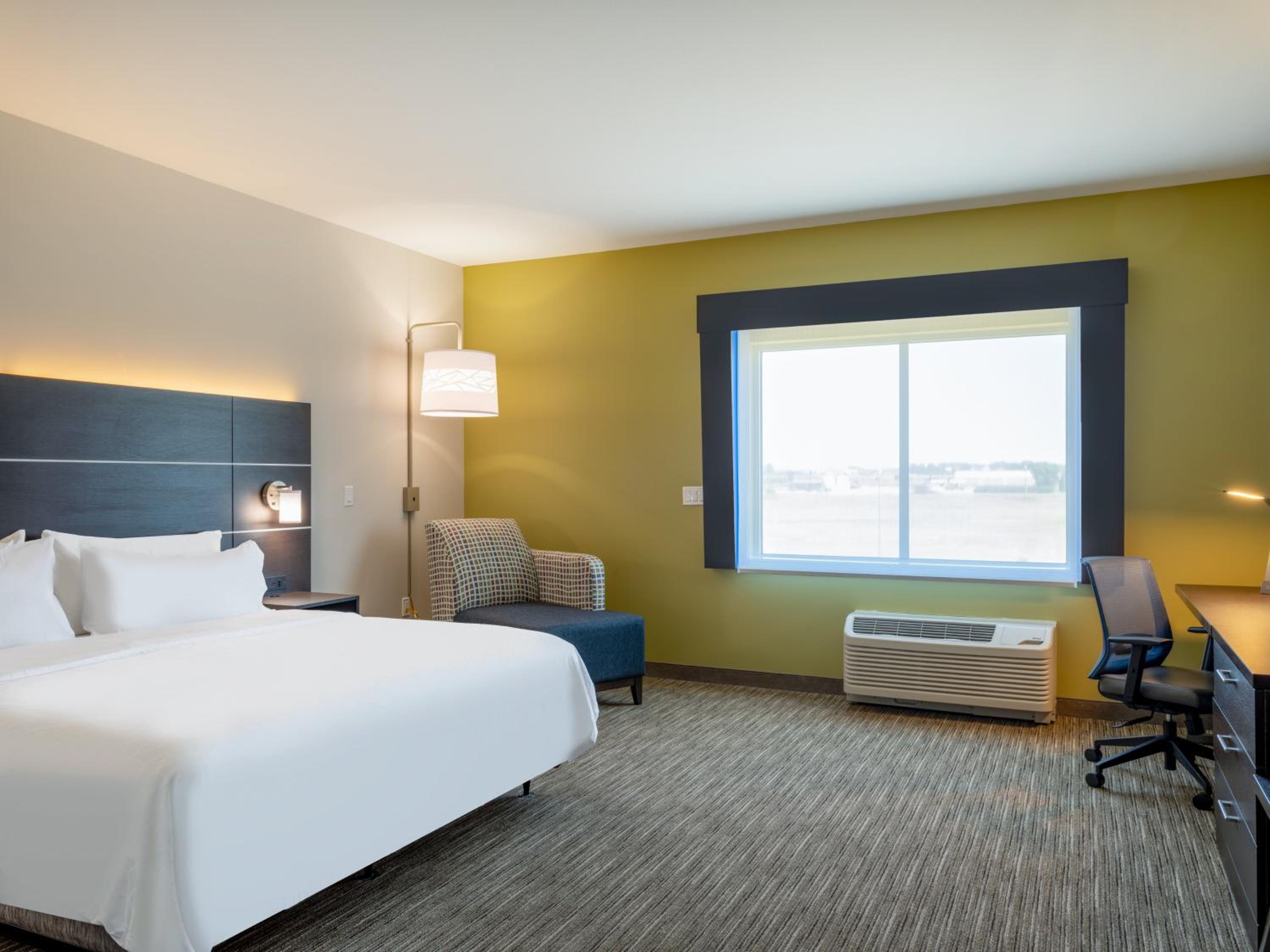 Standard King Room - Photo 2