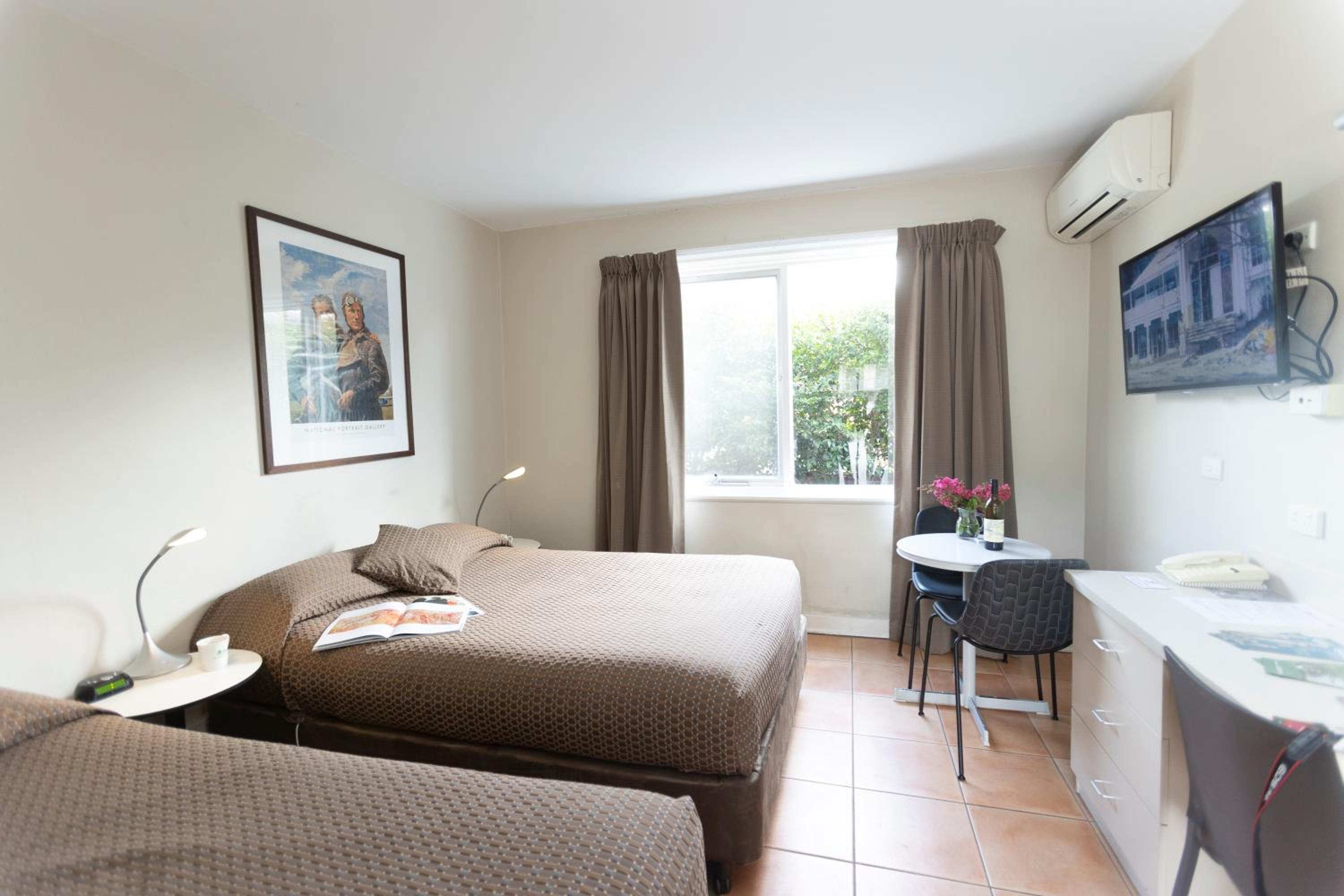 Twin Room - Photo 7