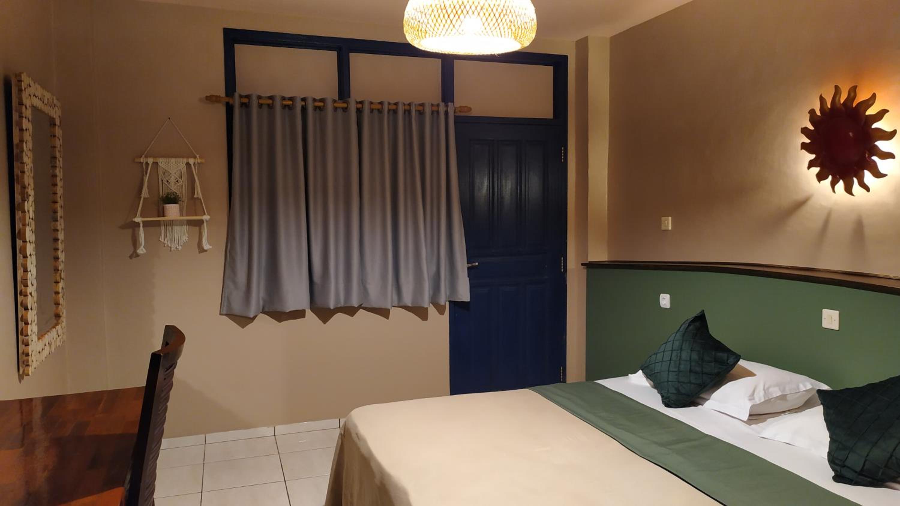 Standard Double or Twin Room - Photo 4