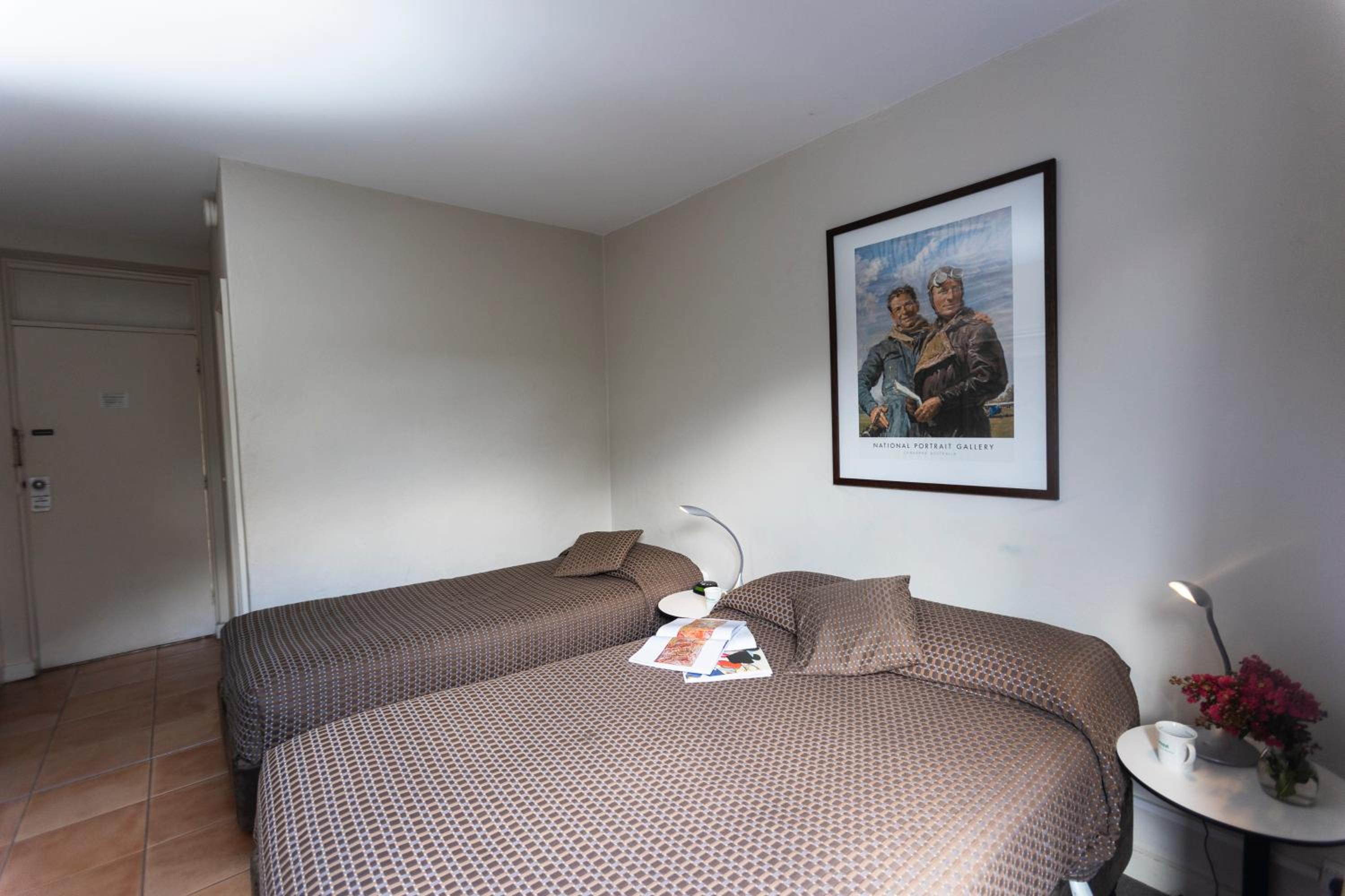 Twin Room - Photo 6