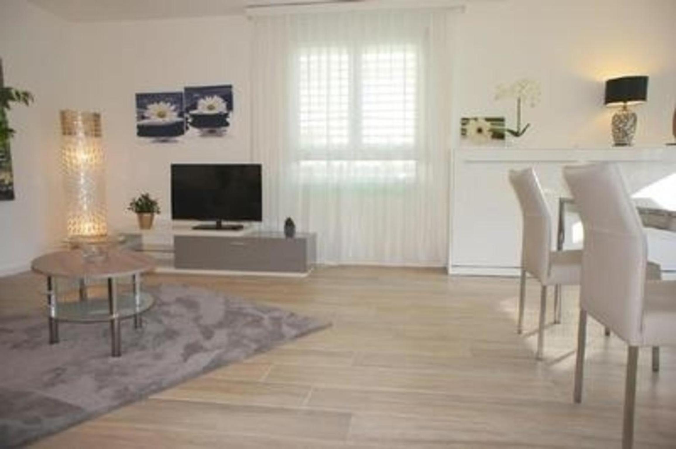 Apartment photo 2