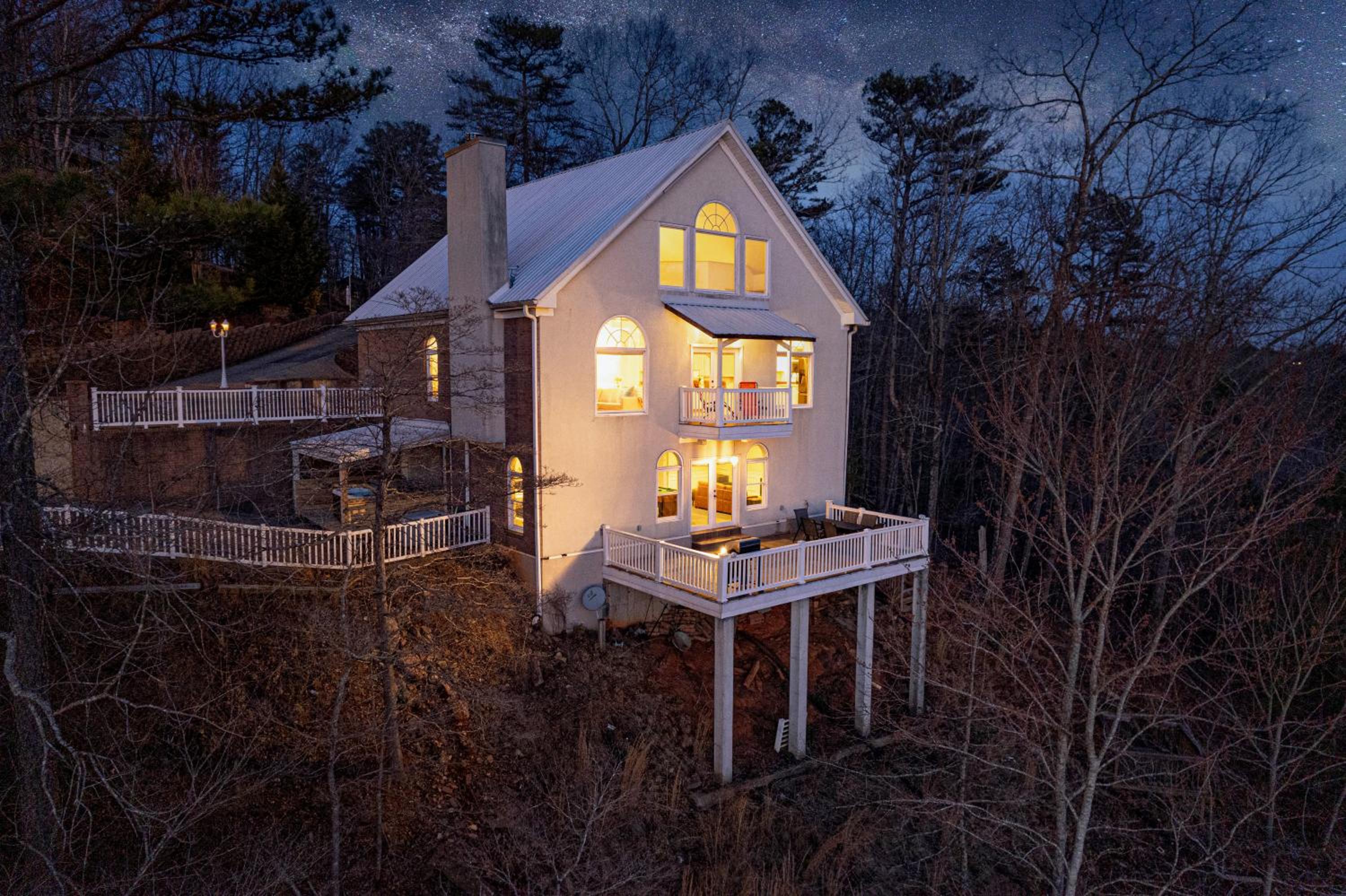Four-Bedroom House photo 2