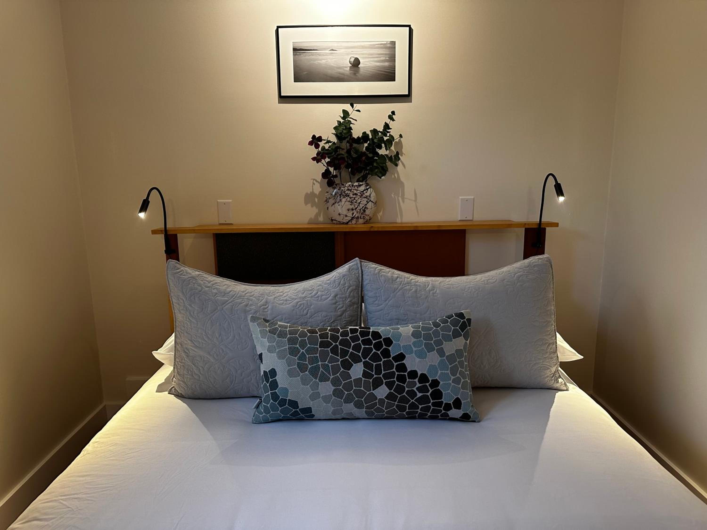 Queen Room with Water View photo 1