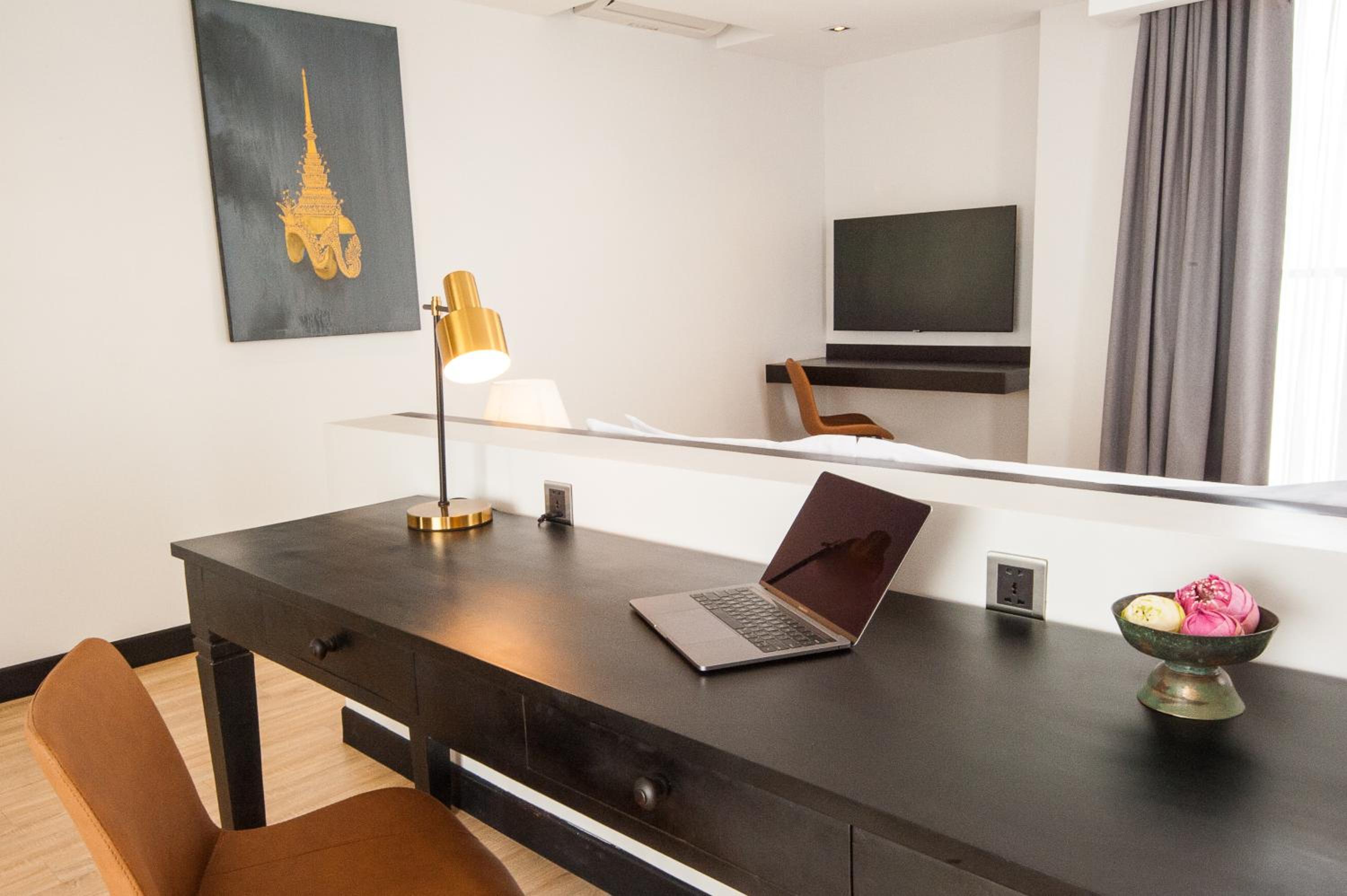 Glow Park Suite - Photo 6