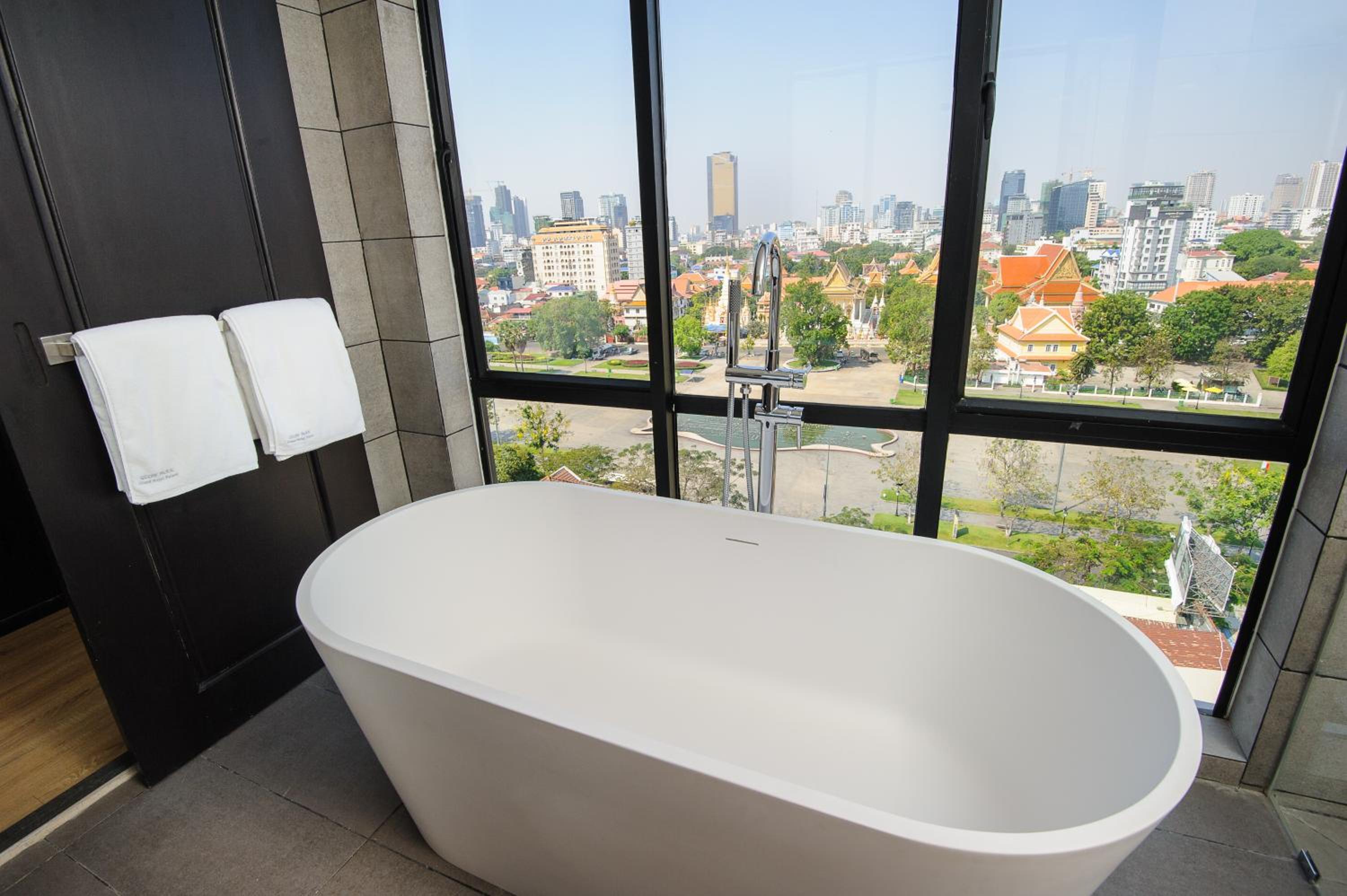 Glow Park Suite - Photo 8