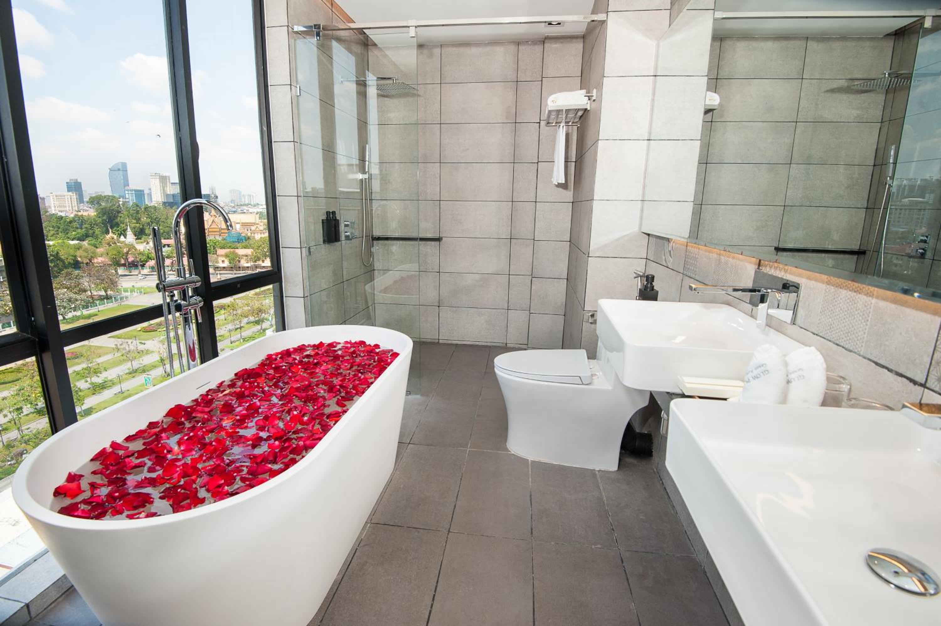 Glow Park Suite - Photo 2