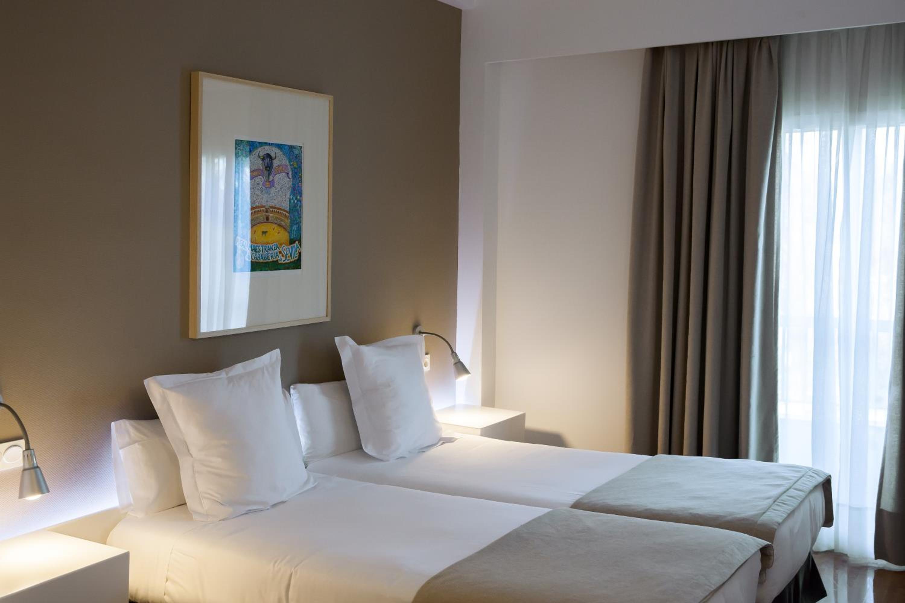 Comfort Double or Twin Room with View - Photo 8