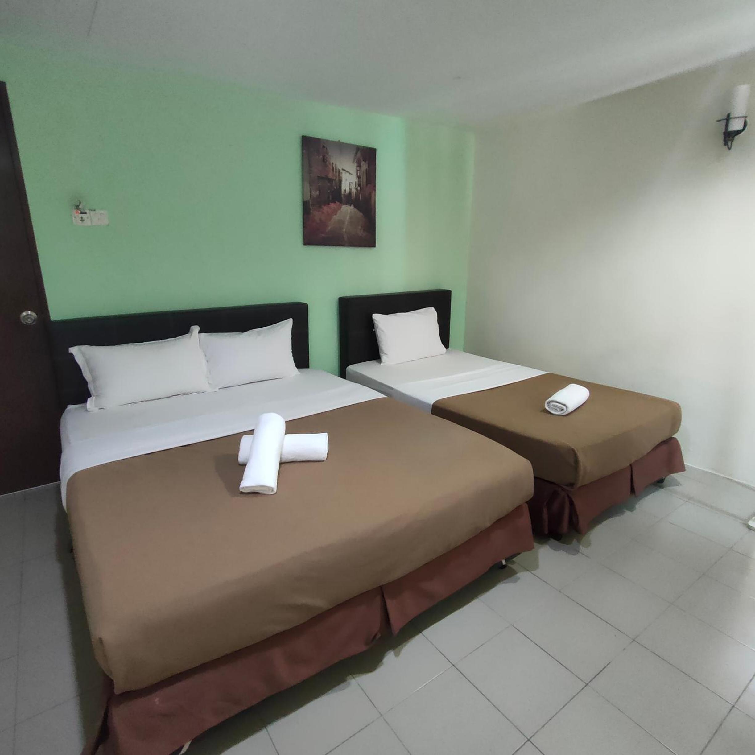 Triple Room - Disability Access - Photo 1
