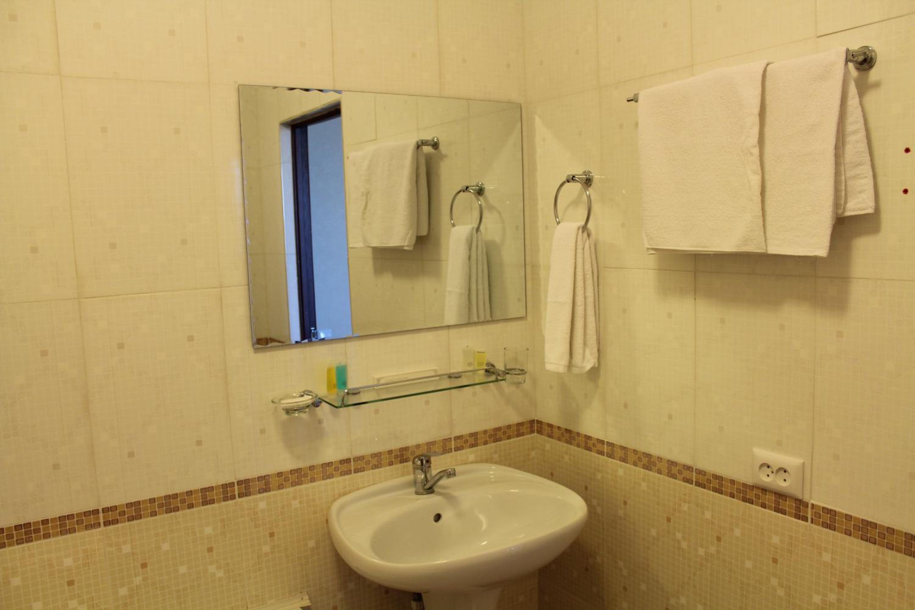 Standard Triple Room - Photo 7
