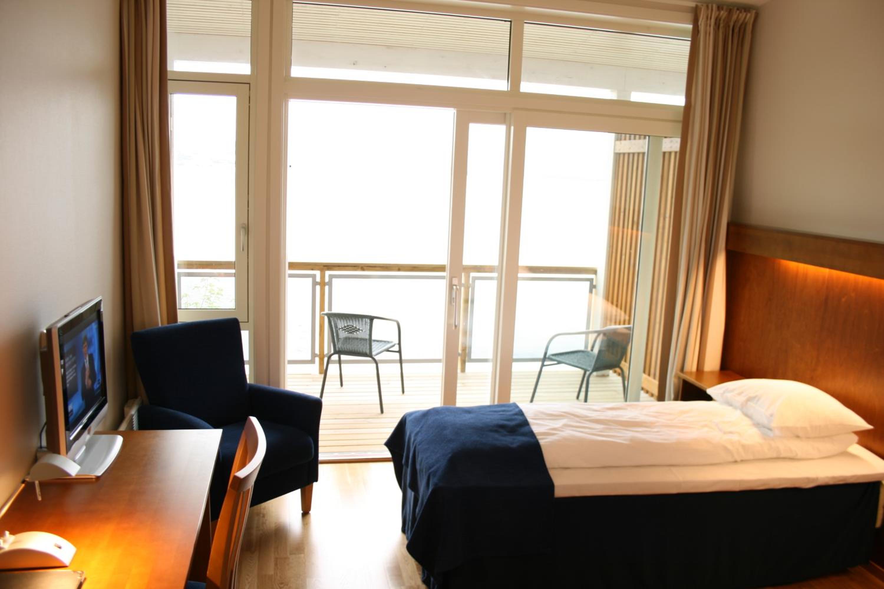 Superior Oceanfront with Balcony photo 2