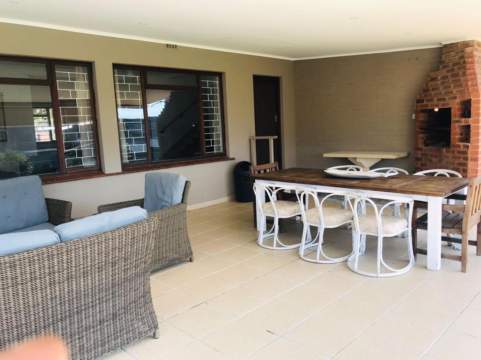 Five-Bedroom House - Photo 9