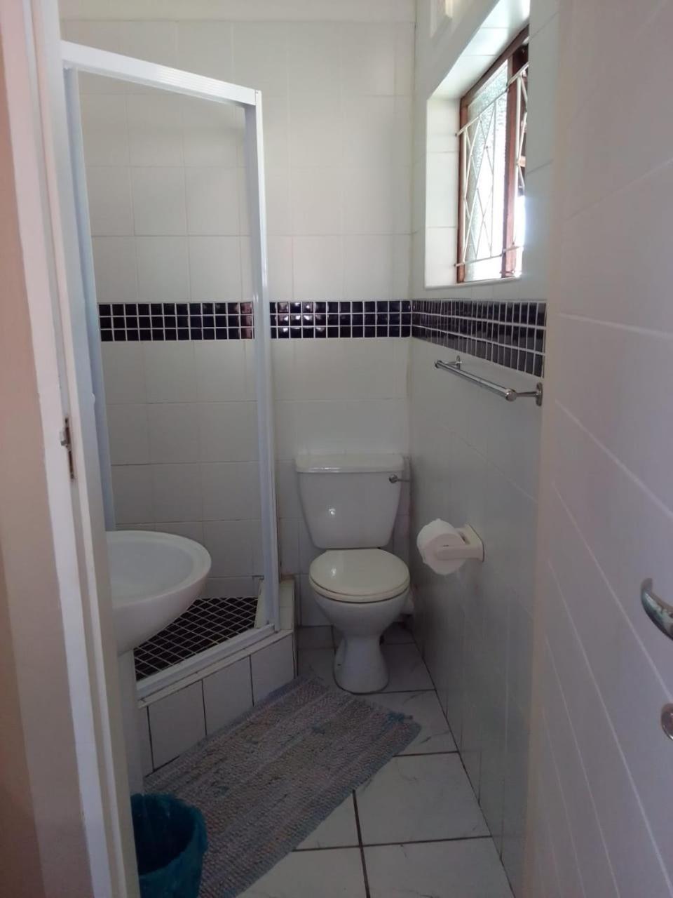 Four-Bedroom House - Photo 18