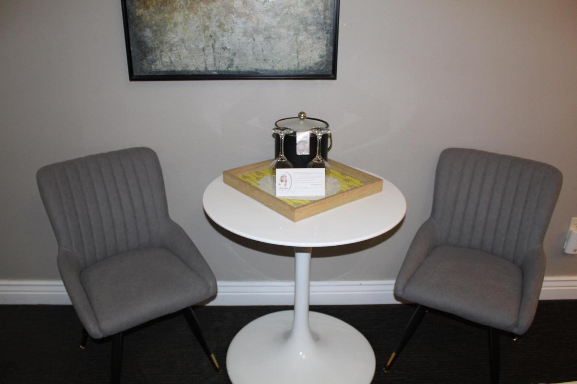 Standard King Room - Photo 7