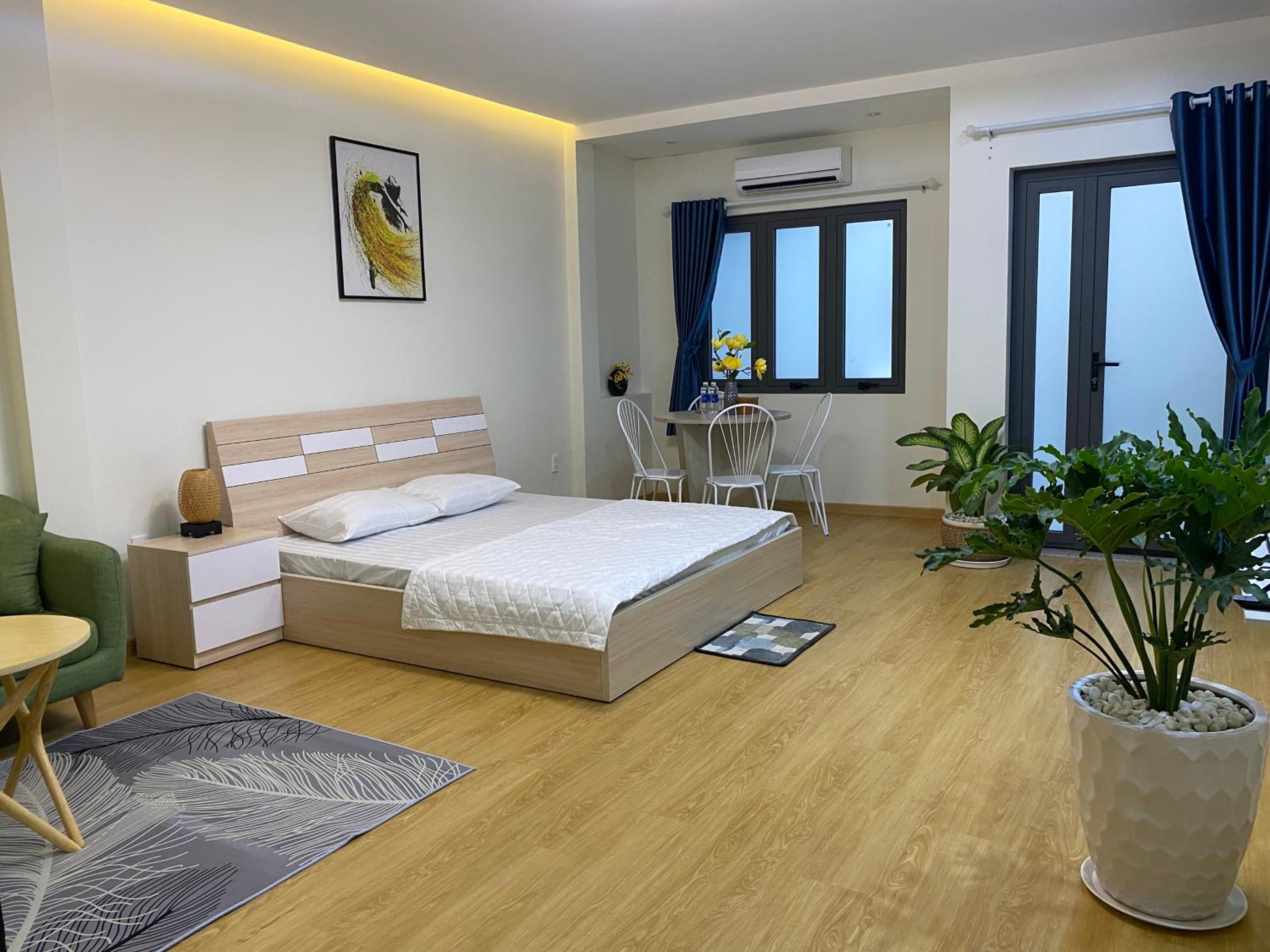 Studio Apartment