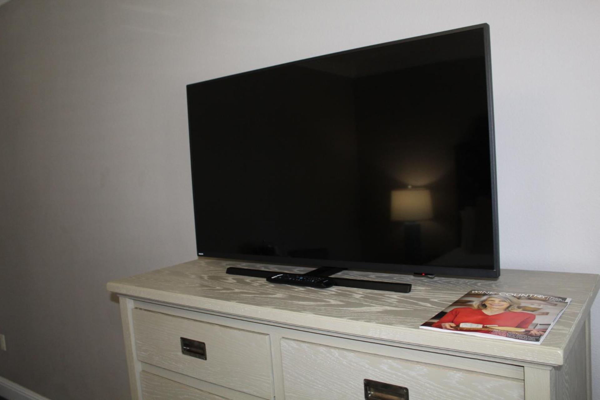 Deluxe King Room - Photo 6