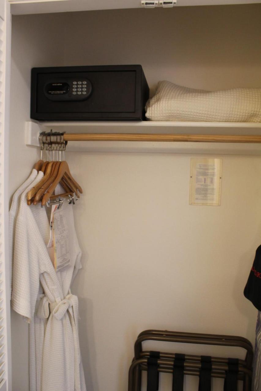 Standard King Room photo 2