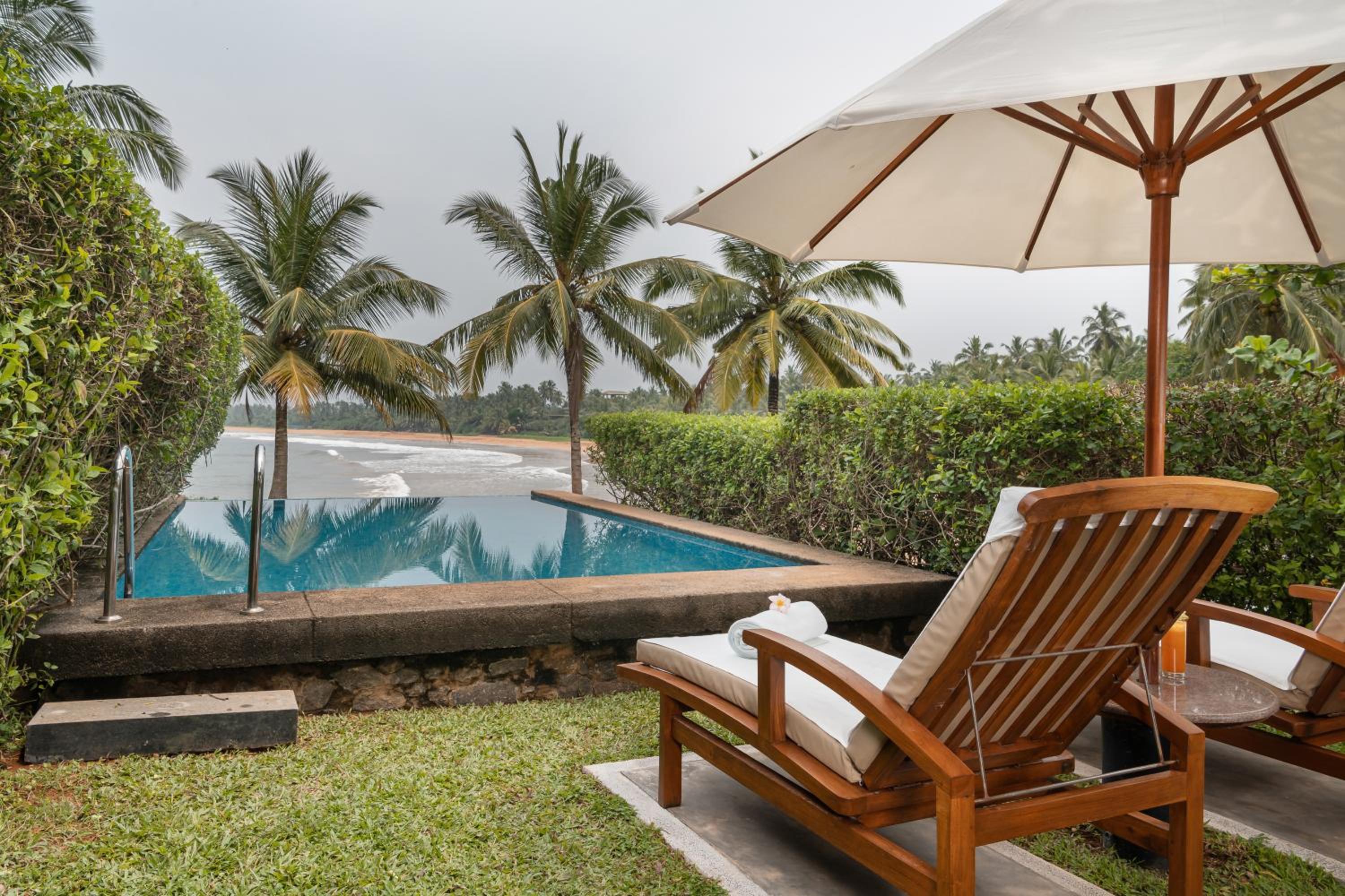 Deluxe Suite with Pool - Photo 3