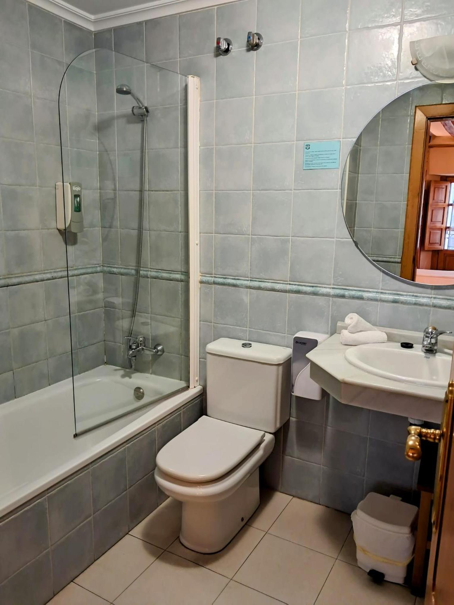 Double or Twin Room photo 2