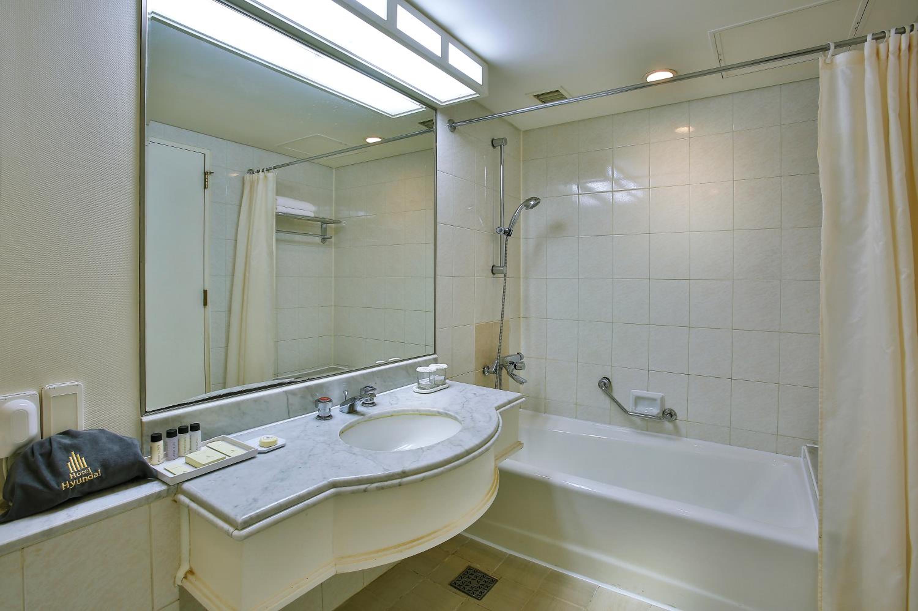 Deluxe Ondol Room with Mountain View - Photo 3