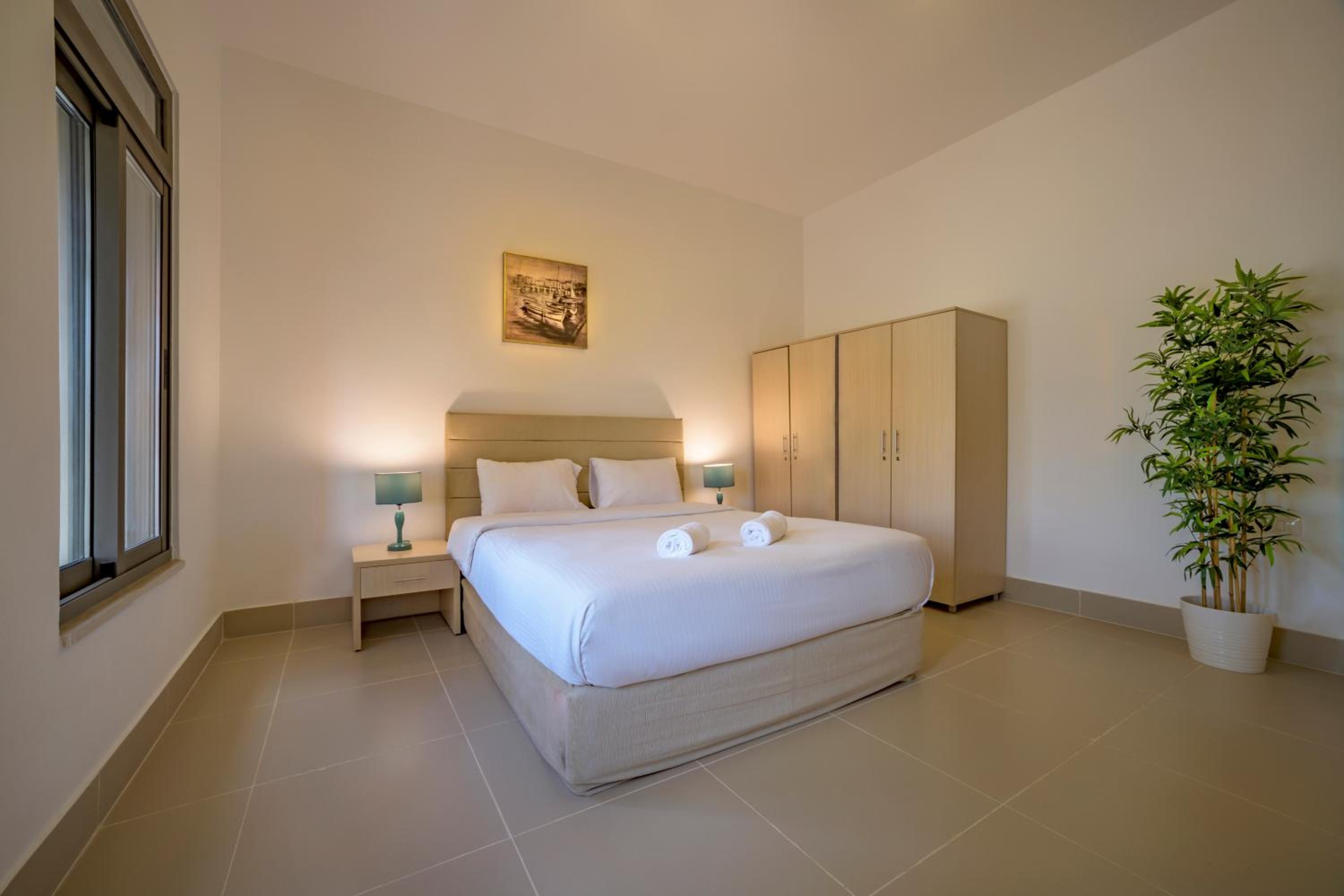 One-Bedroom Premier Apartment - Photo 1
